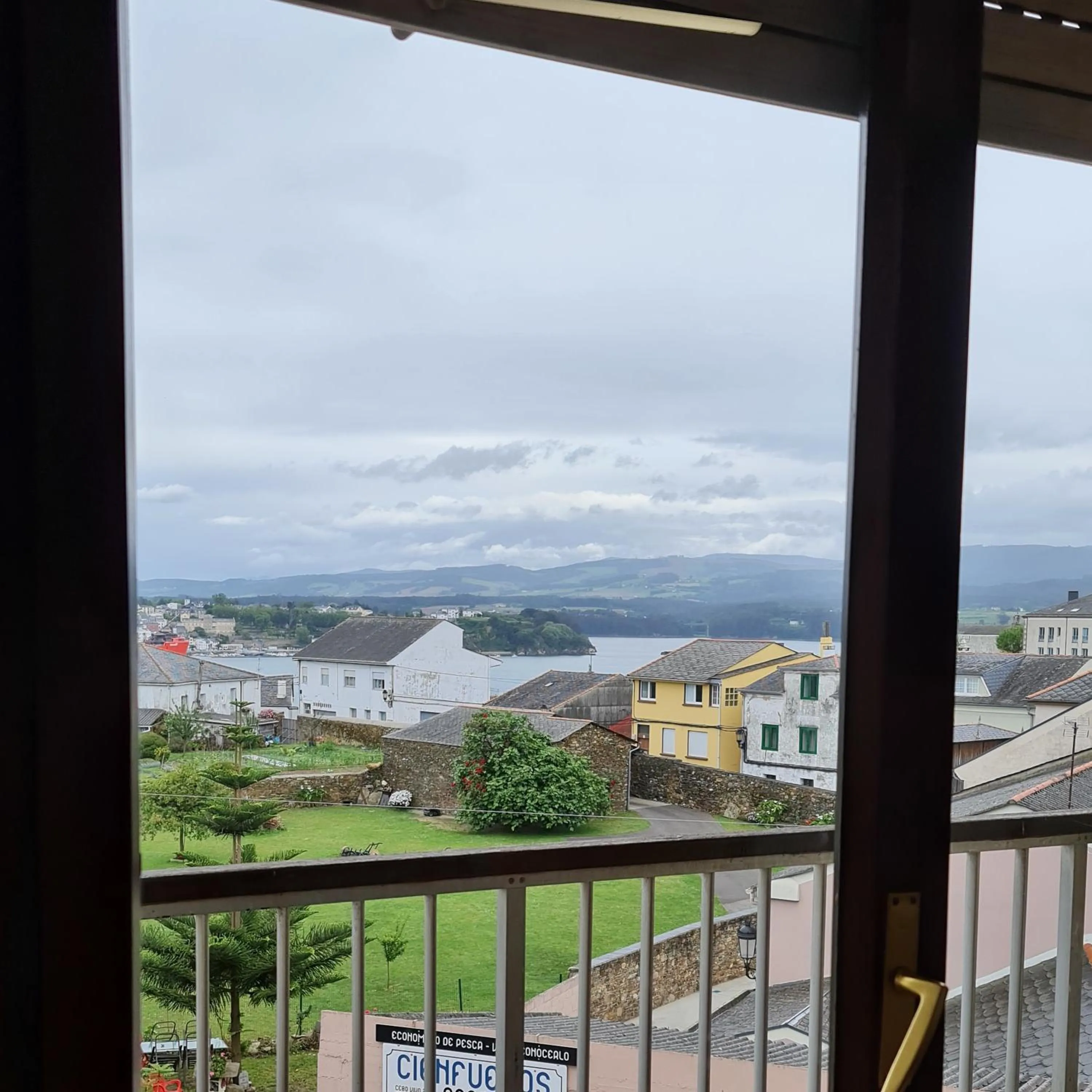 Natural landscape in Apartamentos O Cargadeiro Ribadeo