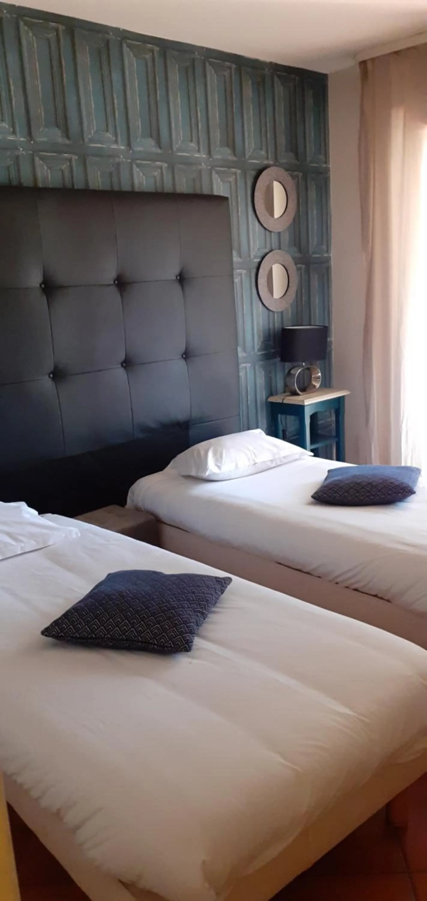 Photo of the whole room, Bed in Hôtel Athéna