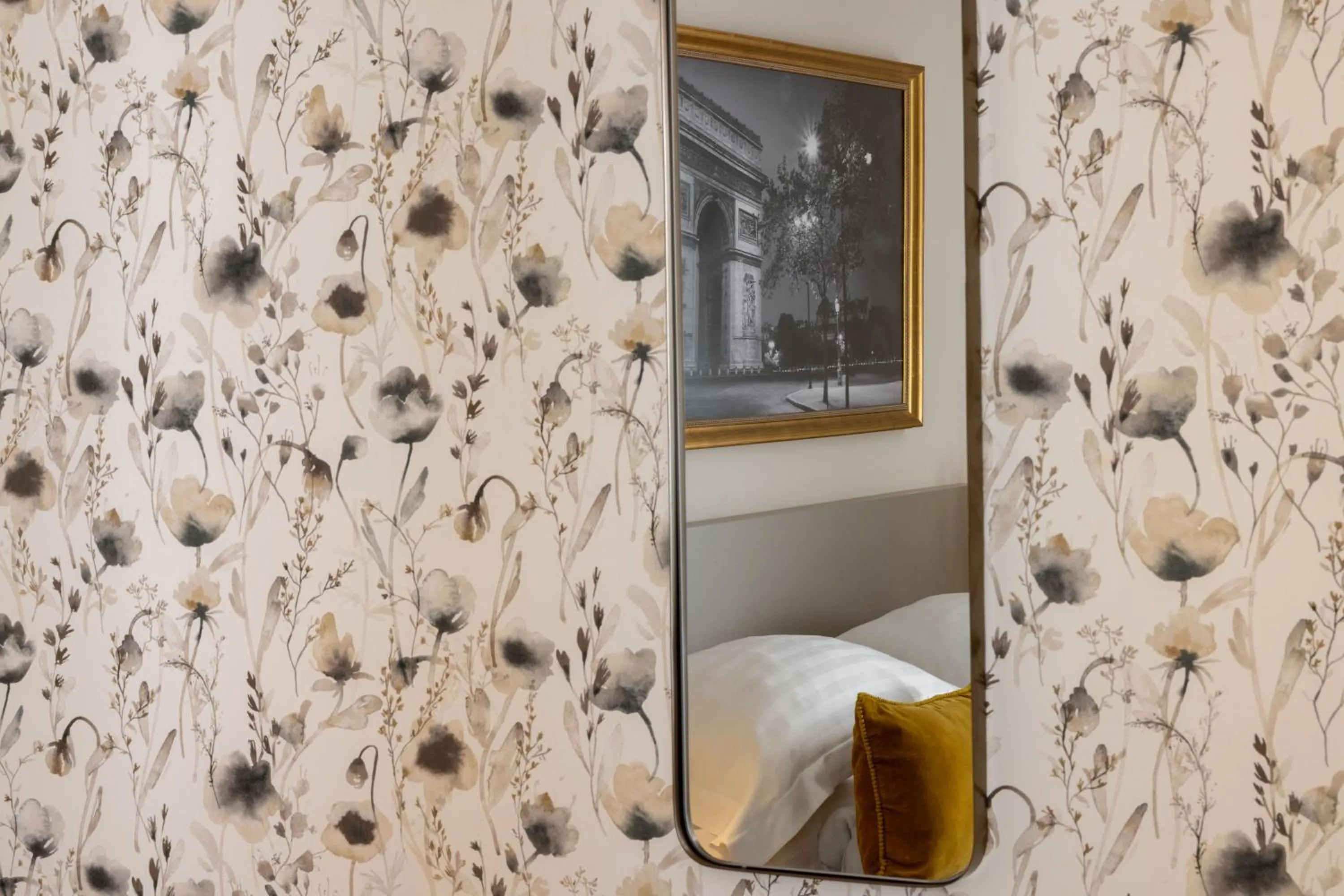 Decorative detail in Villa des Ambassadeurs