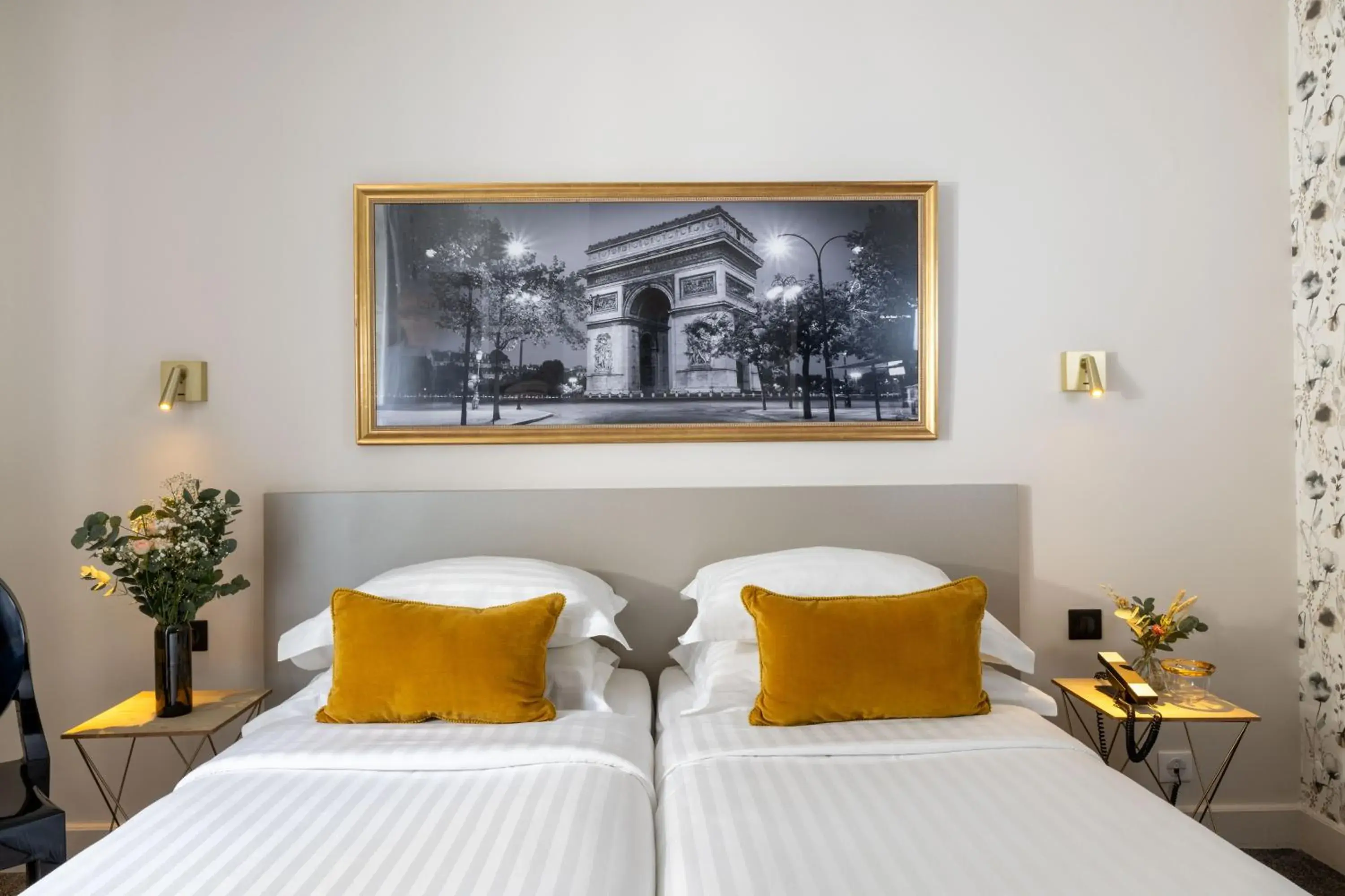 Photo of the whole room, Bed in Villa des Ambassadeurs Photo of the whole room, Bed in Villa des Ambassadeurs