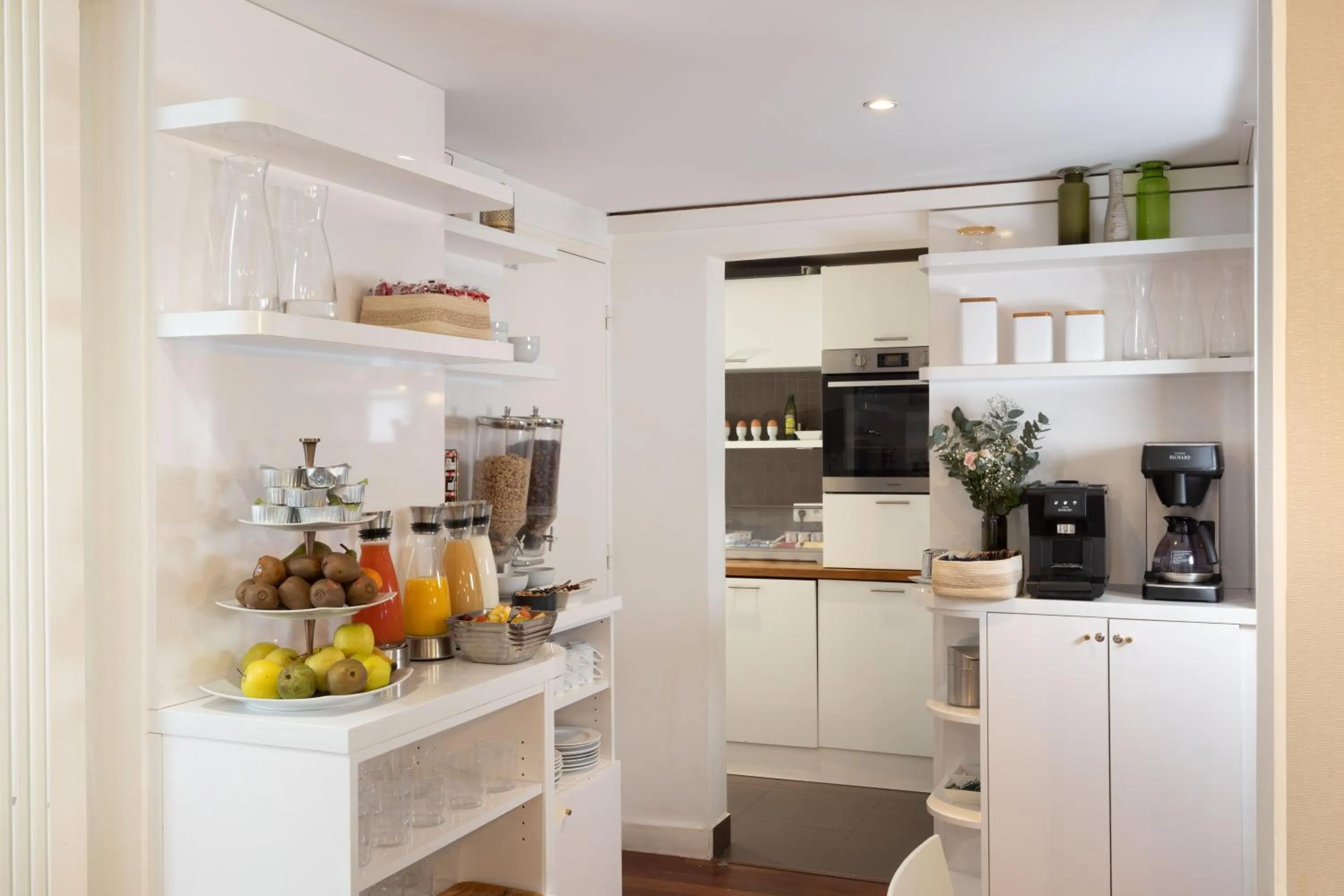 Continental breakfast in Villa des Ambassadeurs