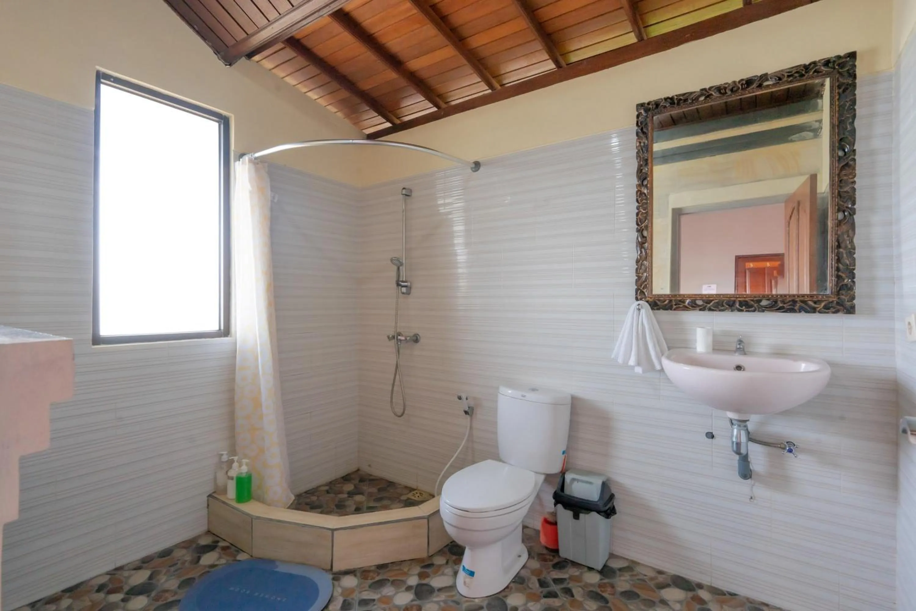 Bathroom in Mountain View House Kintamani