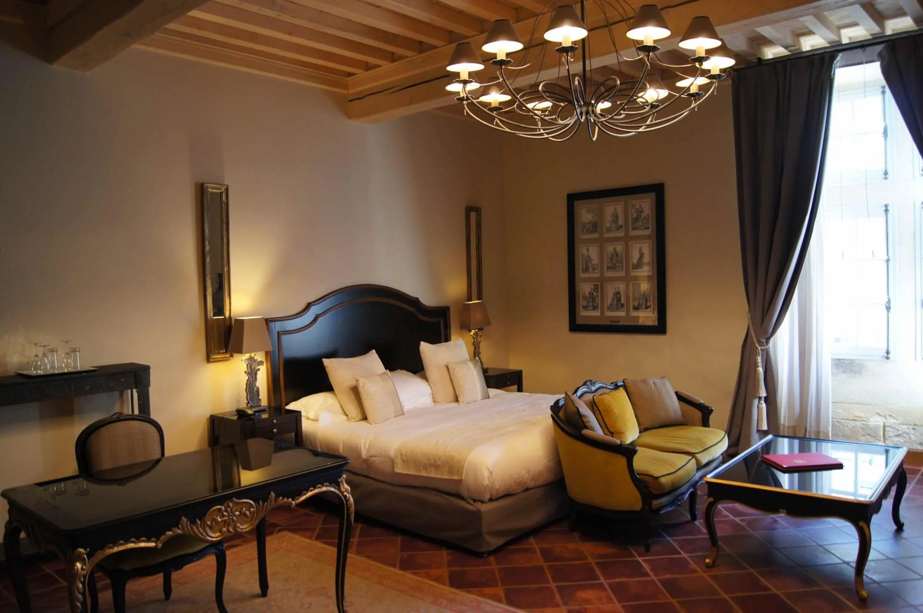 Bed in La Villa Mazarin