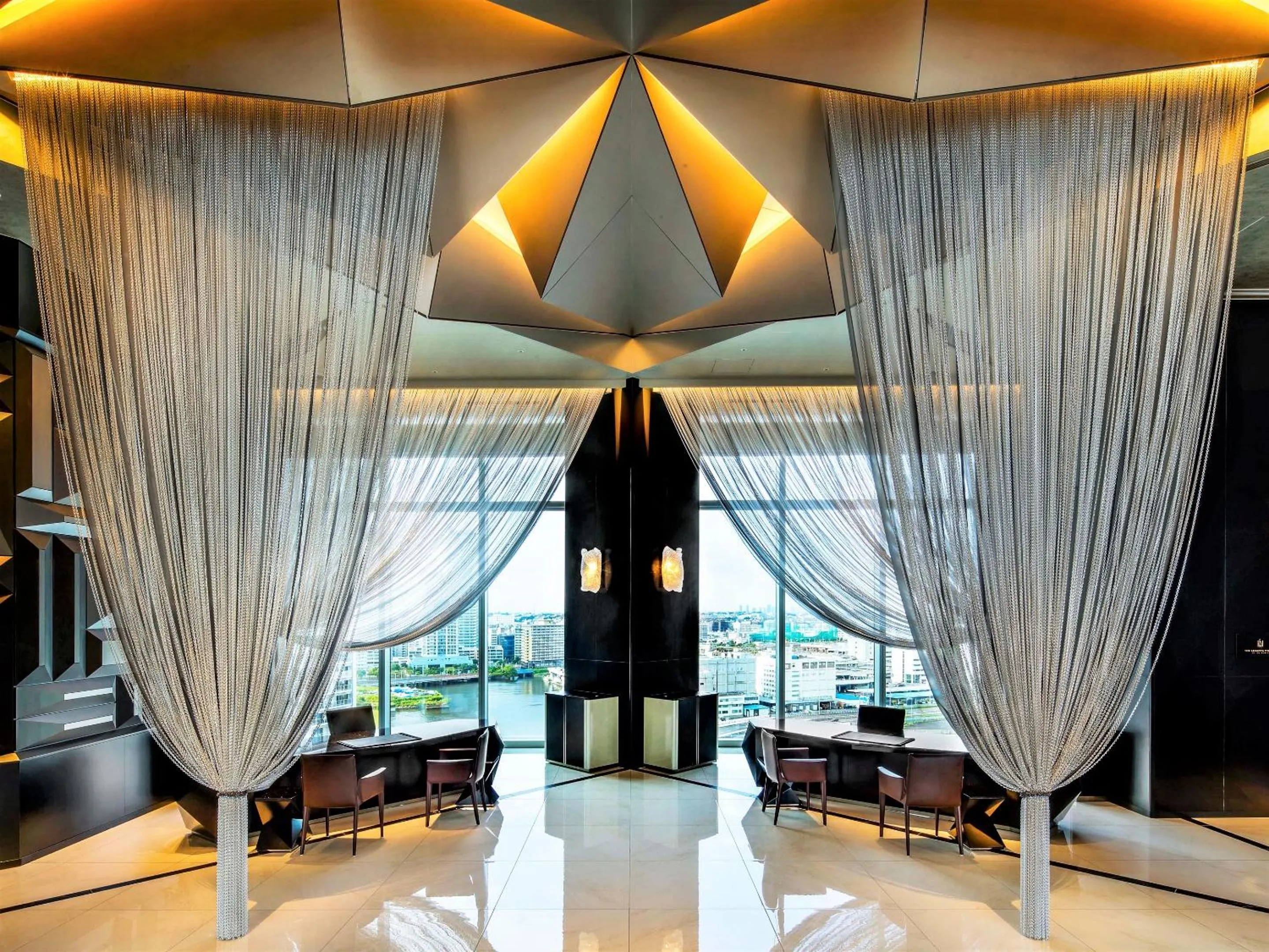 Lobby or reception in The Kahala Hotel & Resort Yokohama