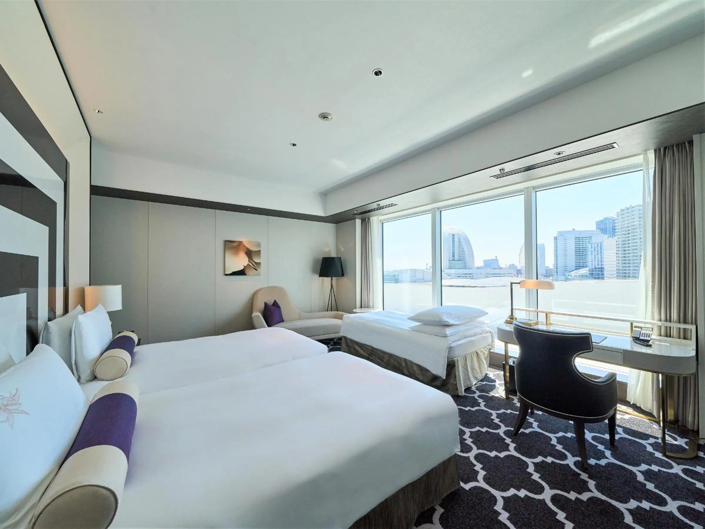 Photo of the whole room, Bed in The Kahala Hotel & Resort Yokohama