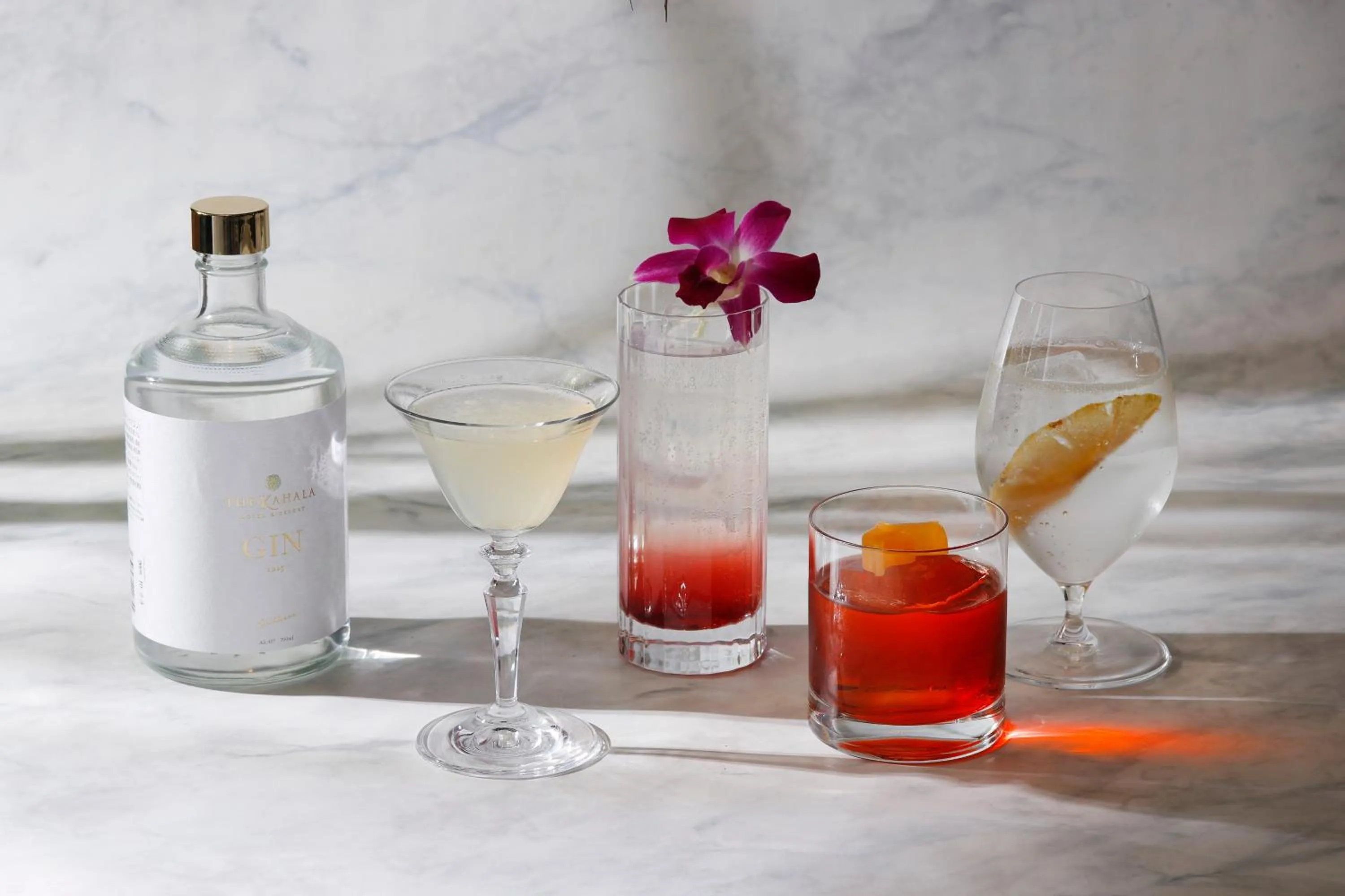 Lounge or bar in The Kahala Hotel & Resort Yokohama