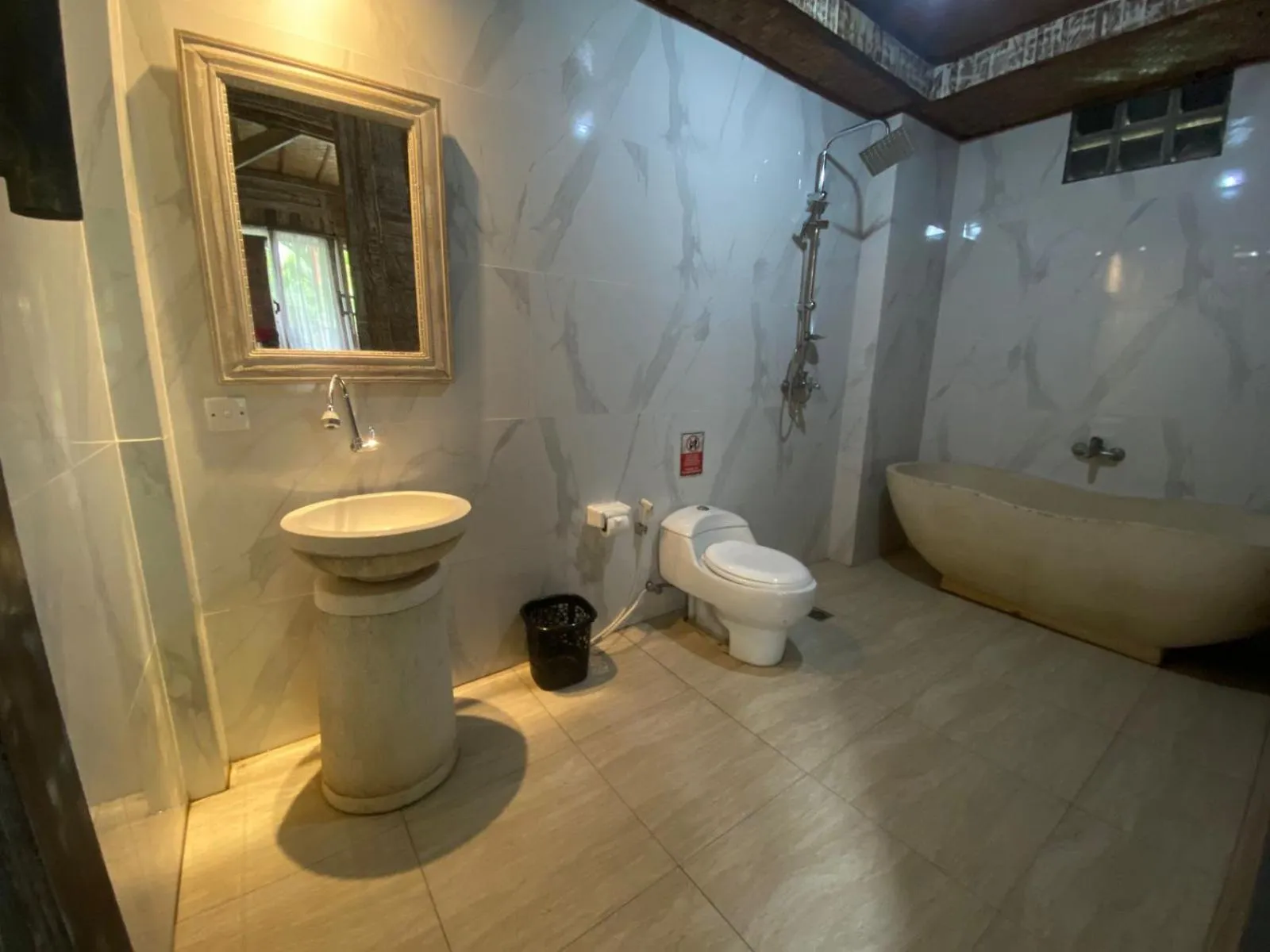 Bathroom in Royal JJ Ubud Resort & Spa