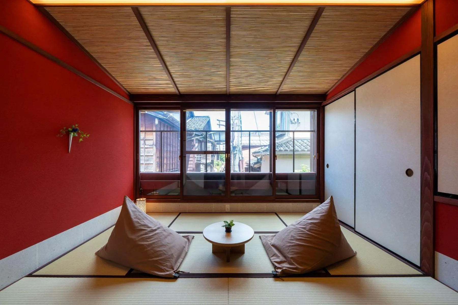 Bedroom in UTAIMACHI