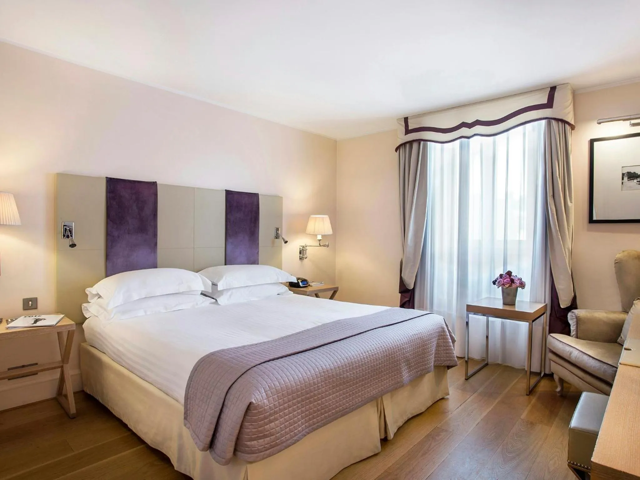 Bedroom, Bed in Castille Paris – Starhotels Collezione