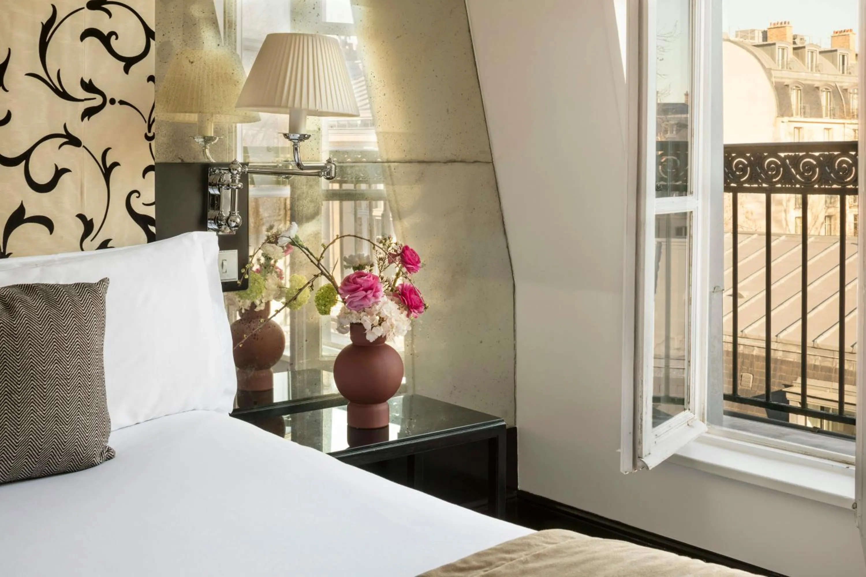 Bedroom, Bed in Castille Paris – Starhotels Collezione