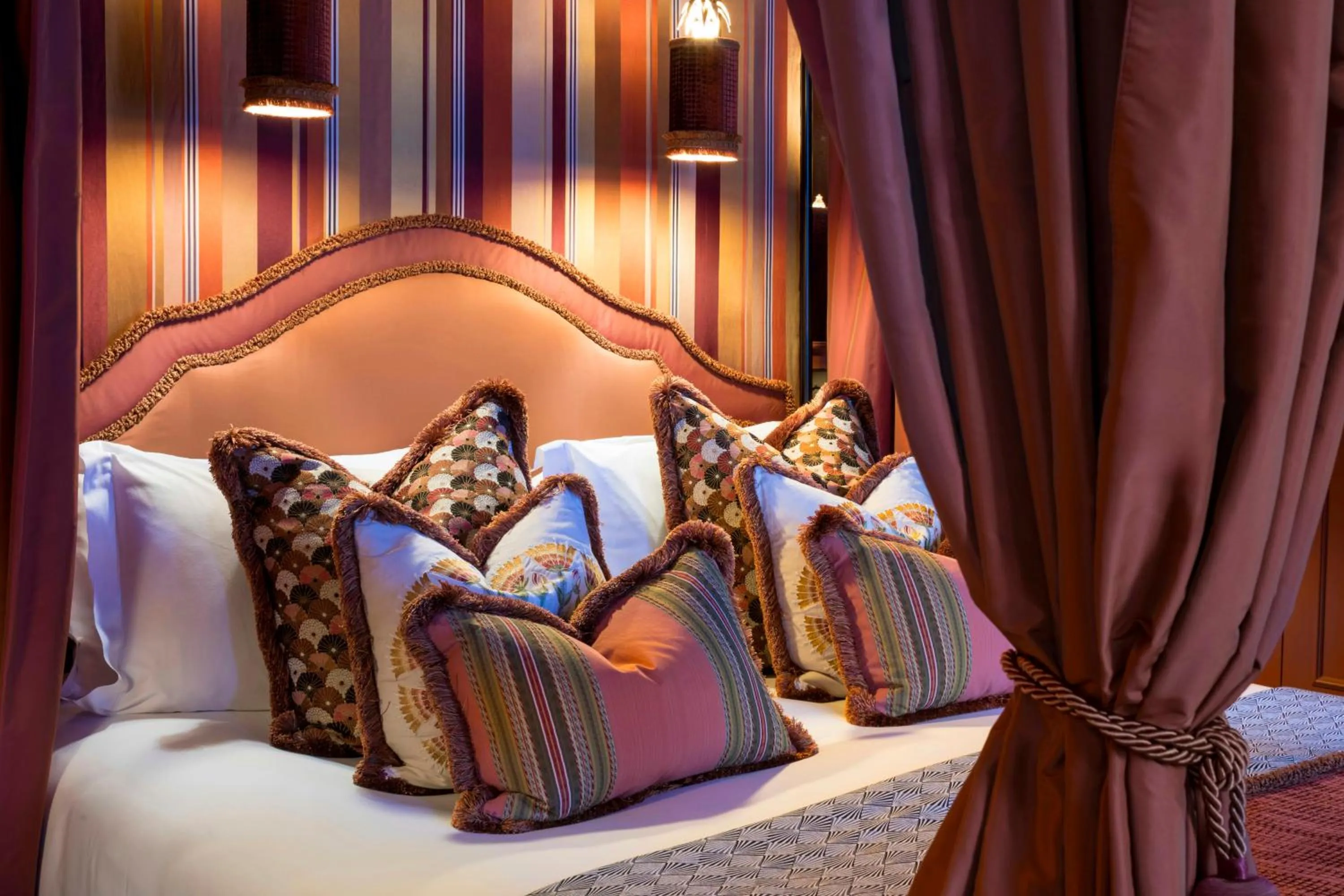 Photo of the whole room, Bed in Castille Paris – Starhotels Collezione