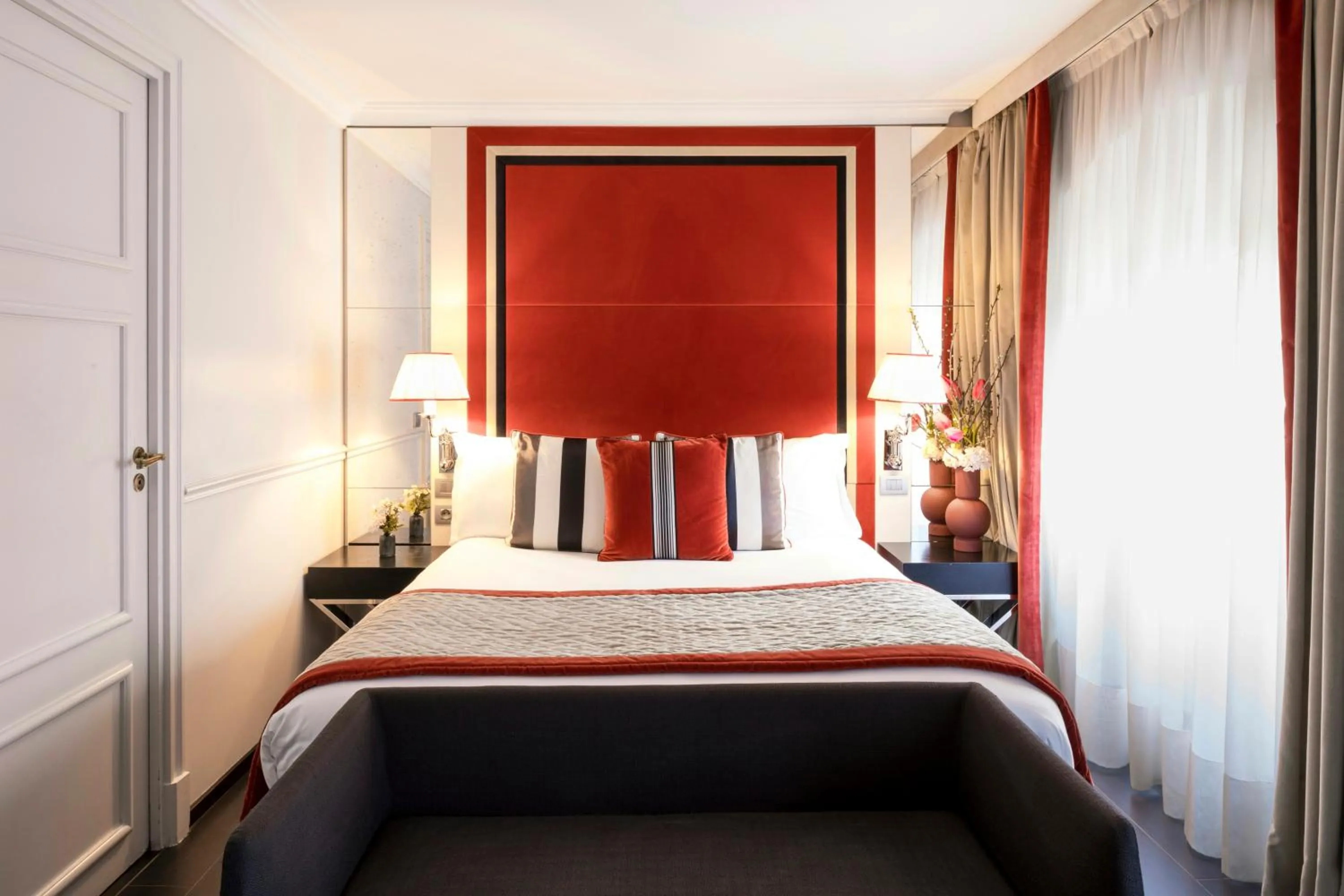 Photo of the whole room, Bed in Castille Paris – Starhotels Collezione