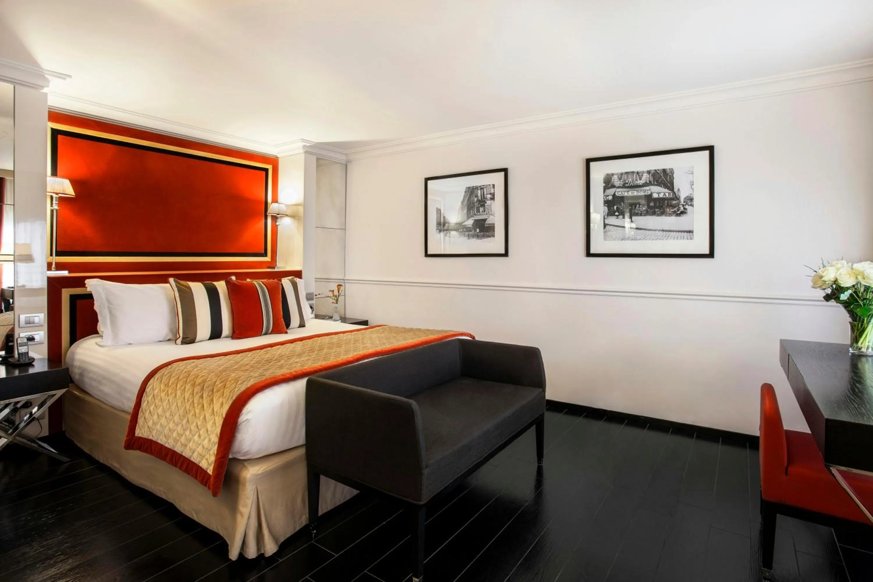 Photo of the whole room, Bed in Castille Paris – Starhotels Collezione