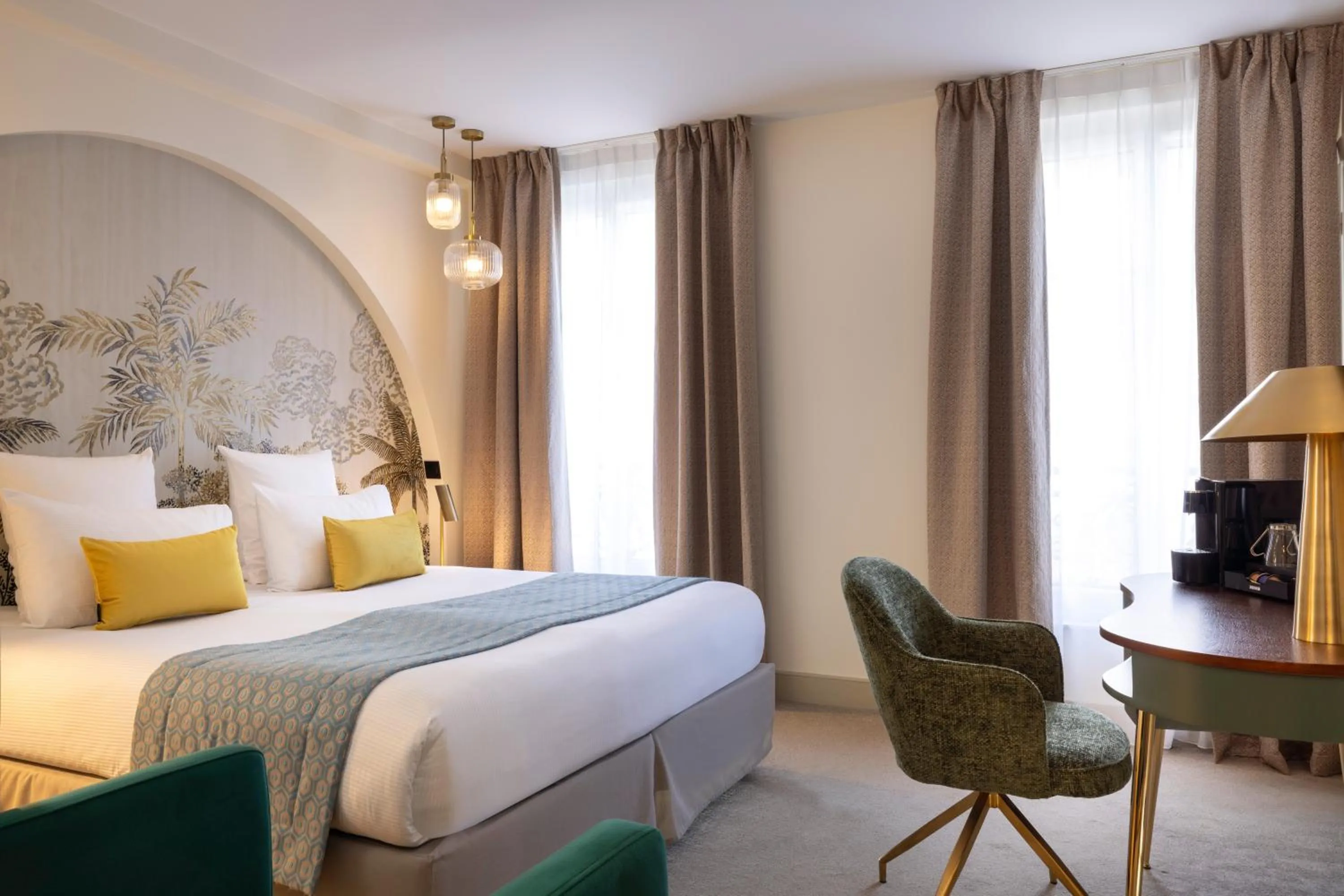 Bed in Hotel Elysées Bassano