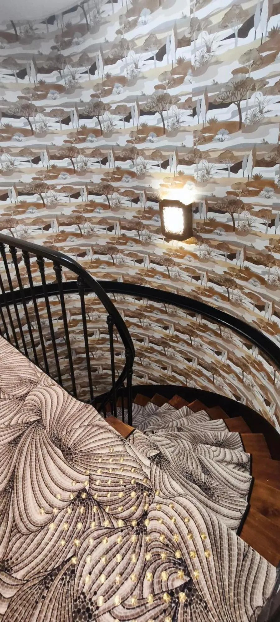 Property building, Bed in Hotel Elysées Bassano