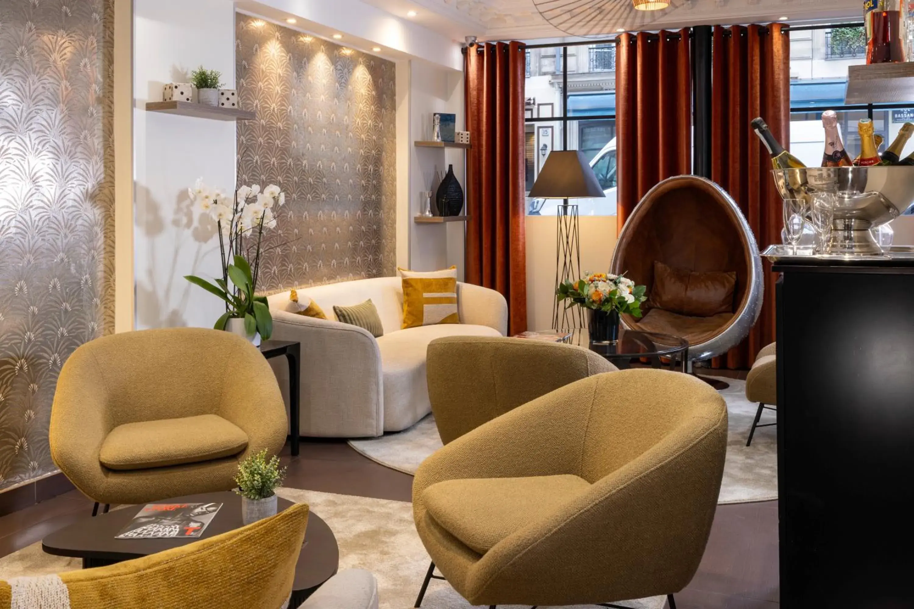 Living room in Hotel Elysées Bassano Living room in Hotel Elysées Bassano