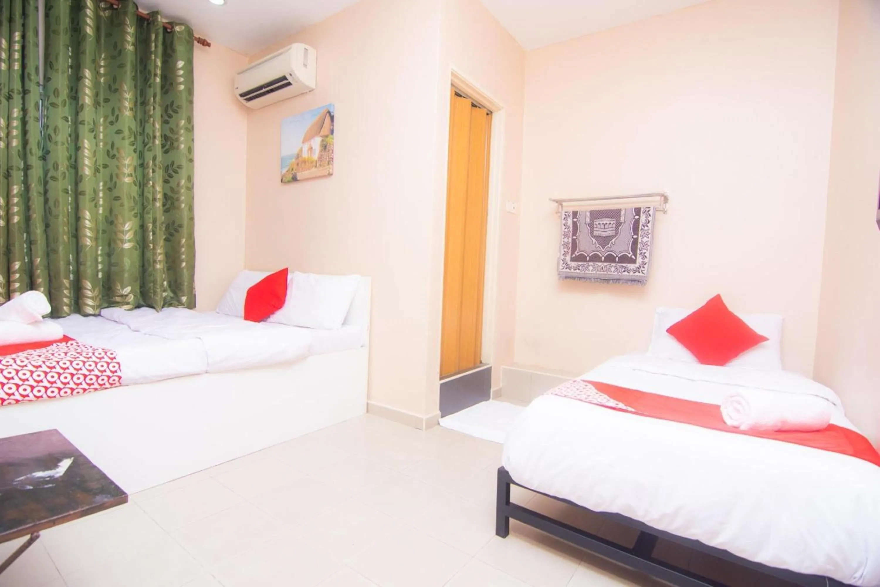 Photo of the whole room, Bed in Hotel O Hajah Rohayah