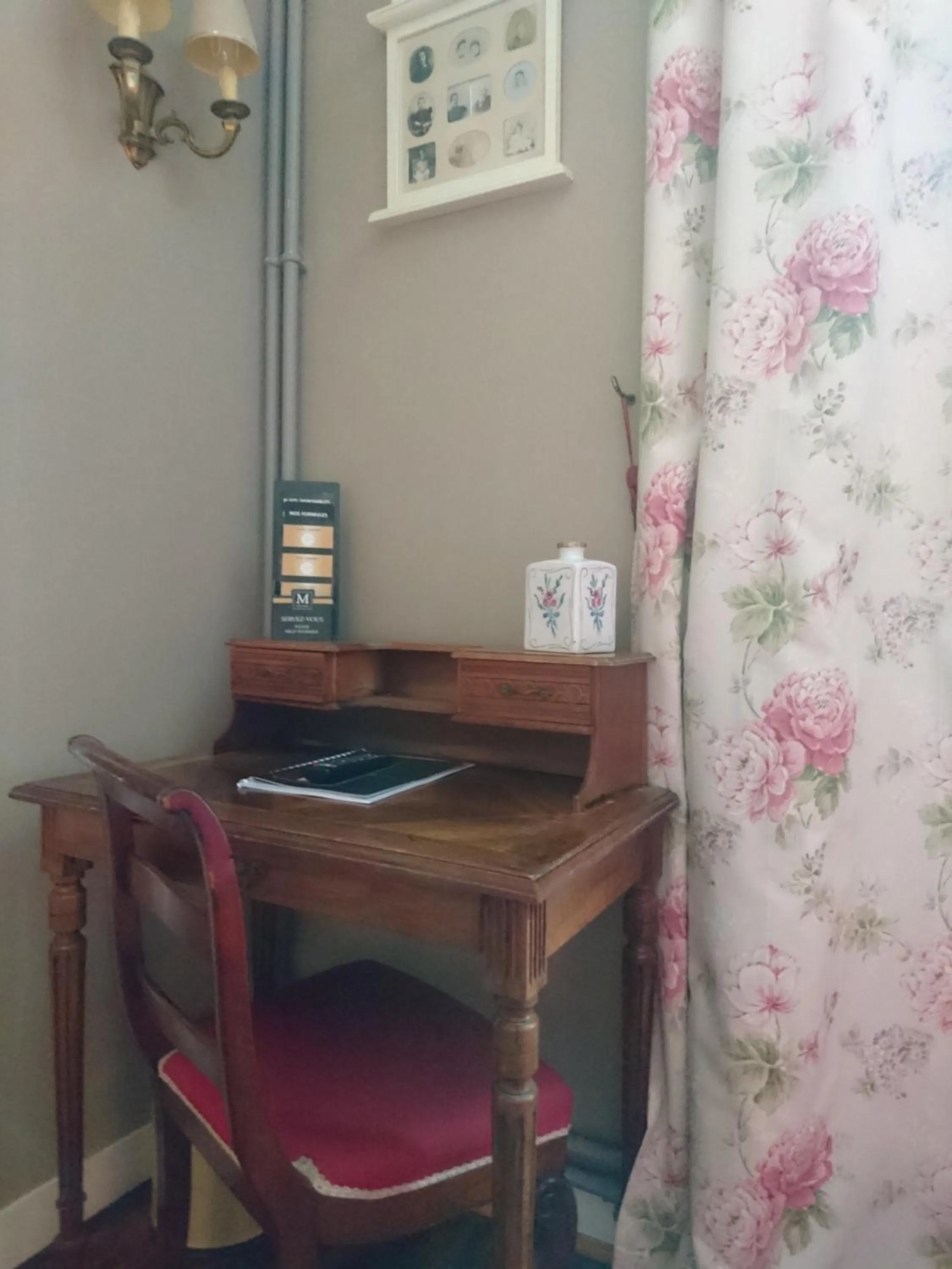 Decorative detail in Logis Hotel Villa Marjane