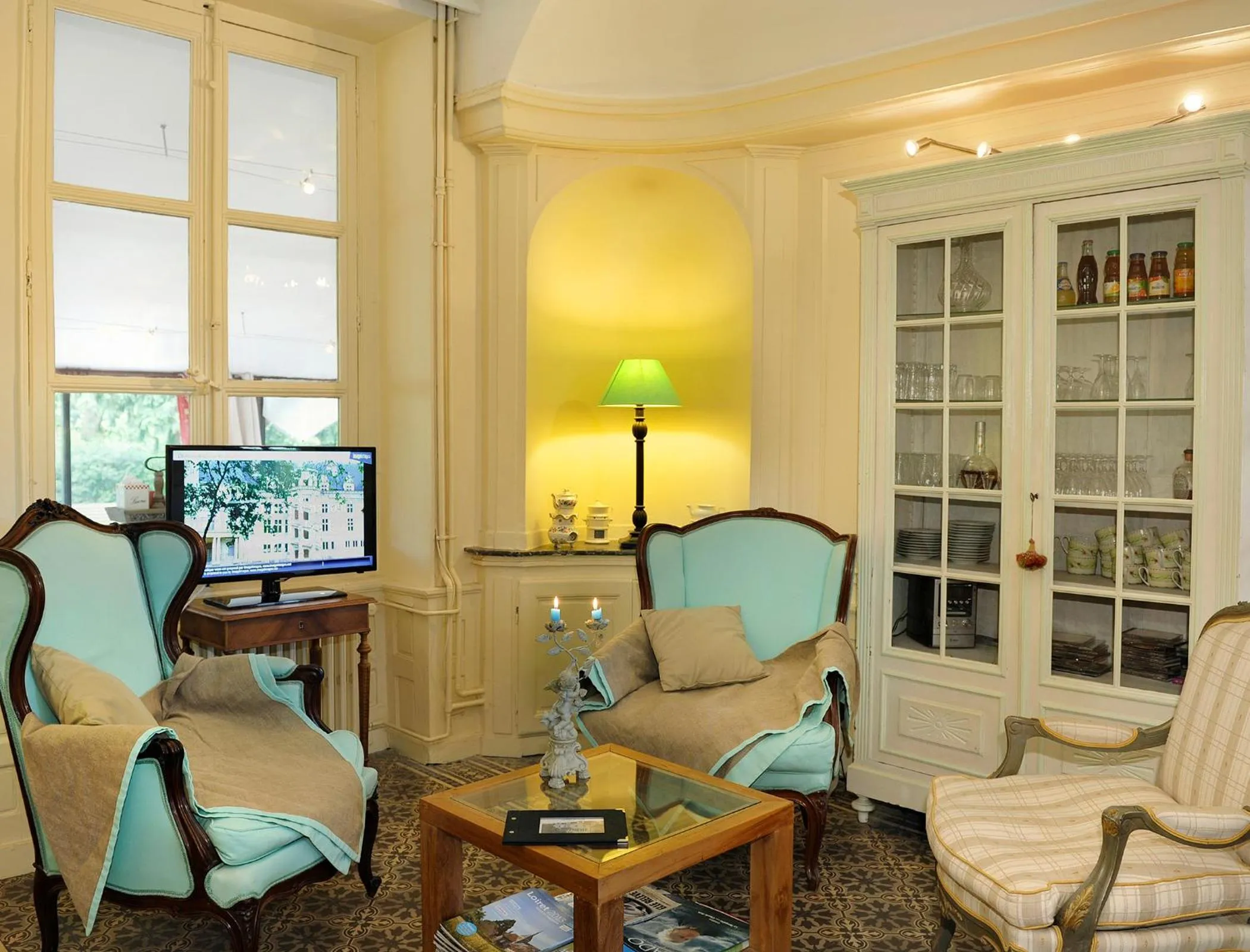 Lounge or bar in Logis Hotel Villa Marjane