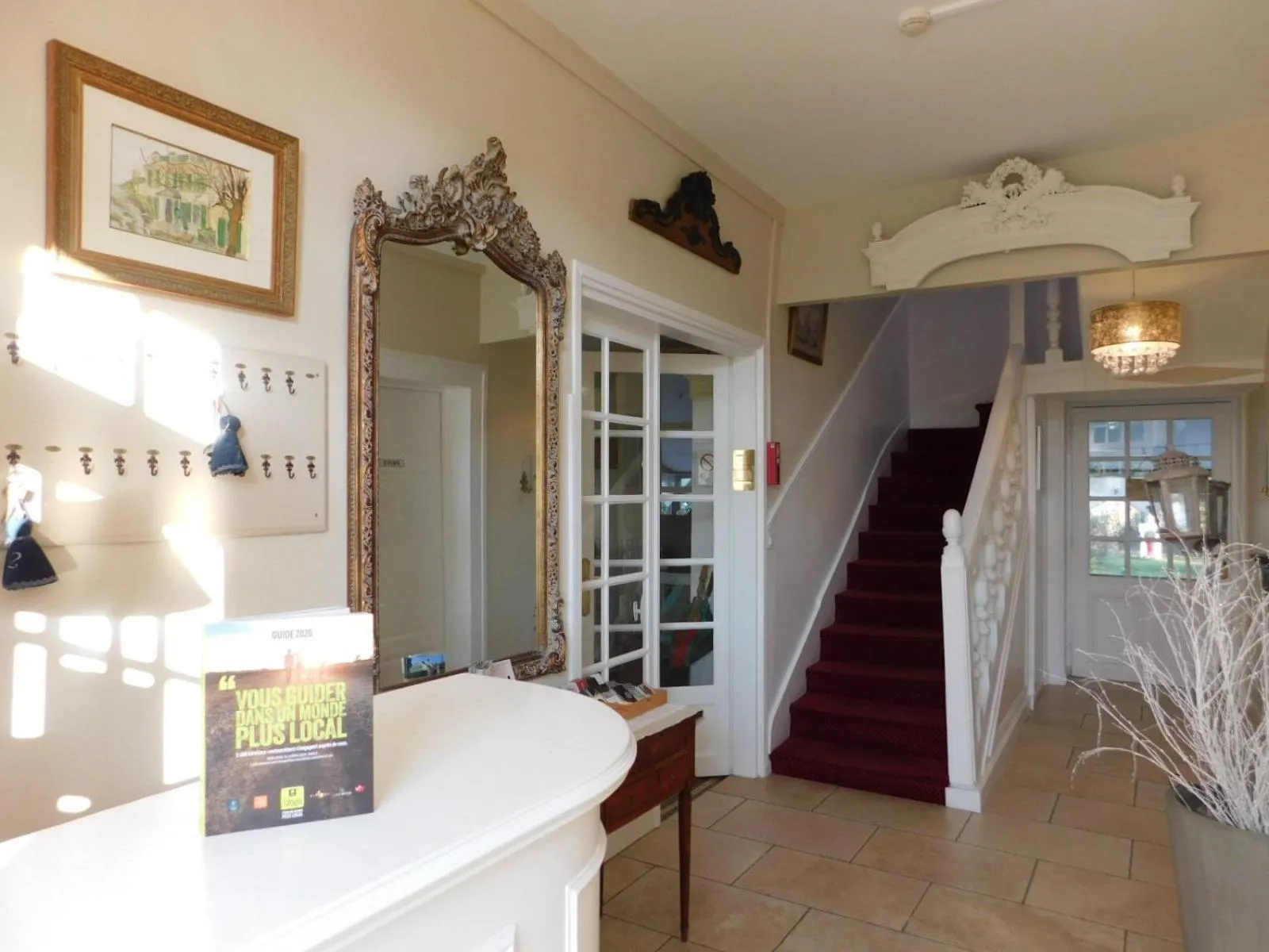 Lobby or reception in Logis Hotel Villa Marjane