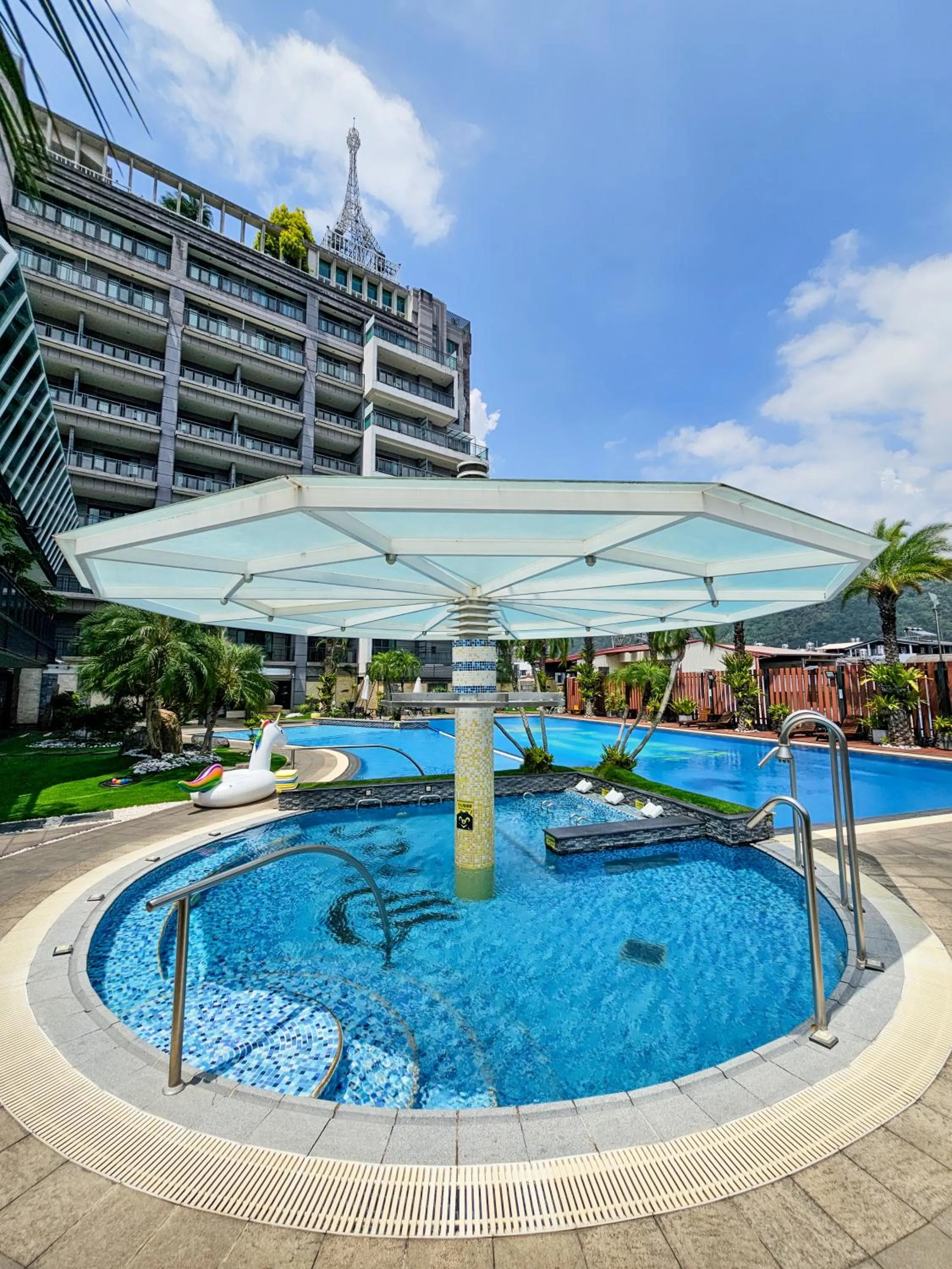 Swimming pool in Cheng Wan Grand Hotel