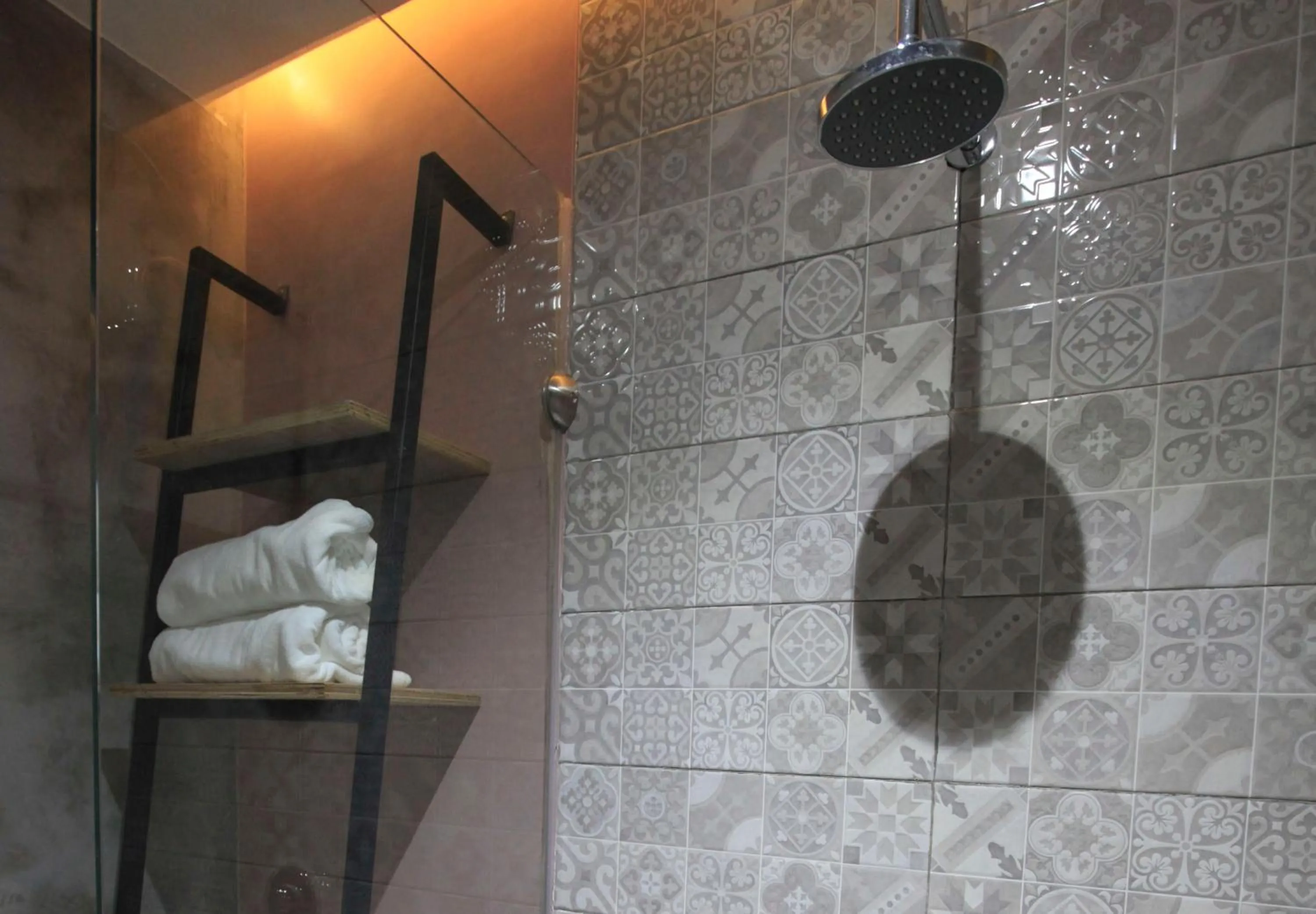Shower in Zenvea Hotel