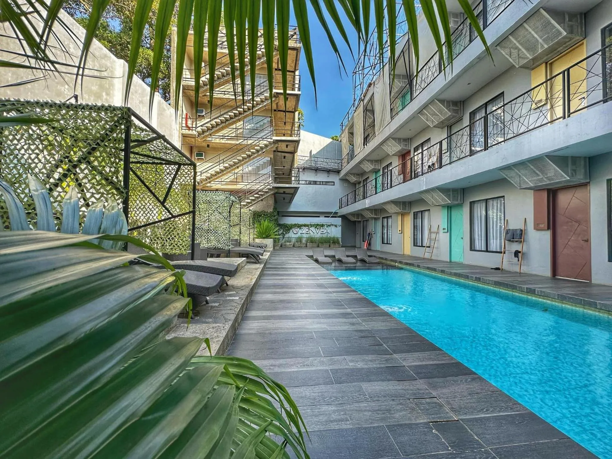 Swimming pool in Zenvea Hotel