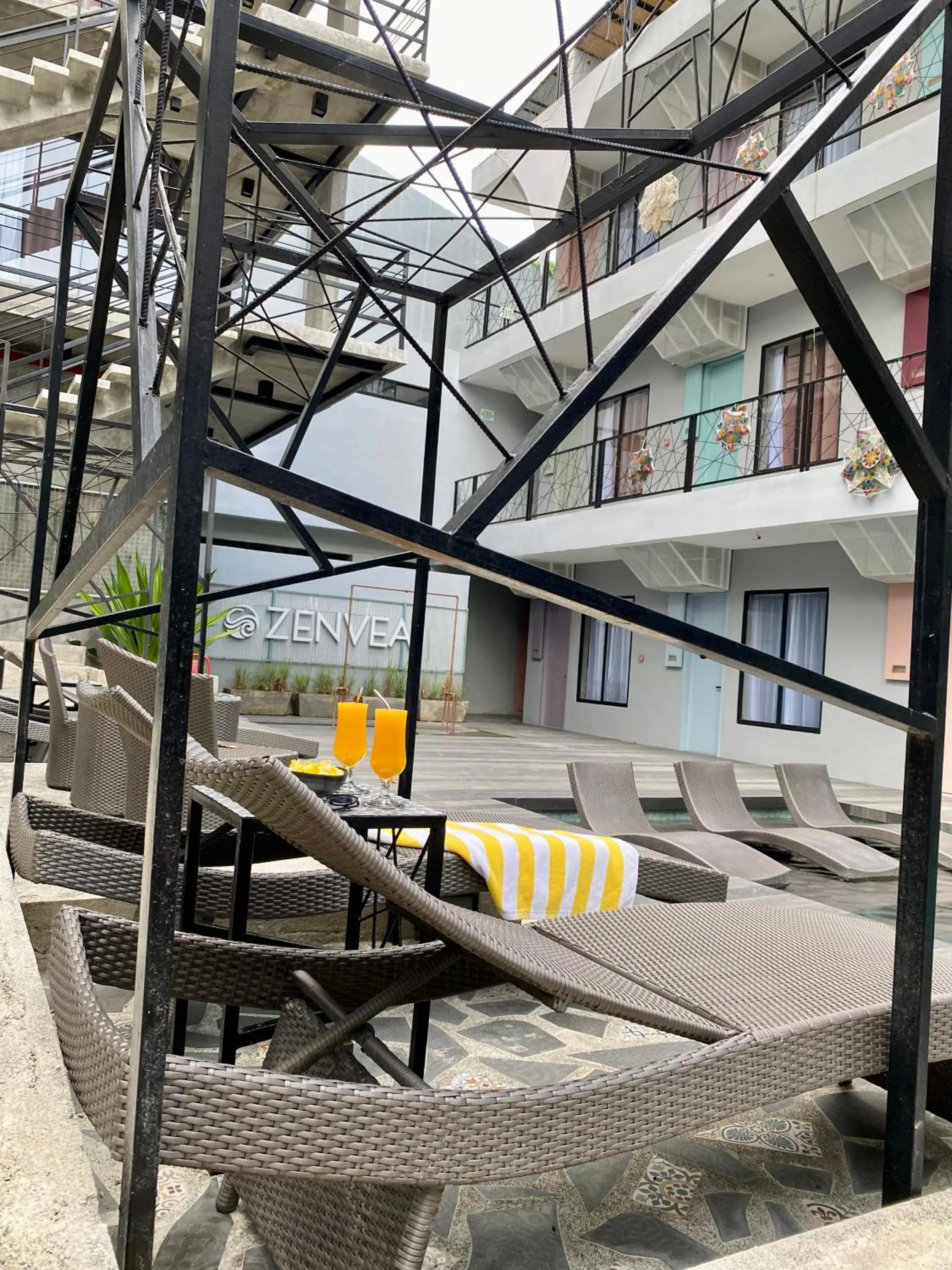 Swimming pool in Zenvea Hotel