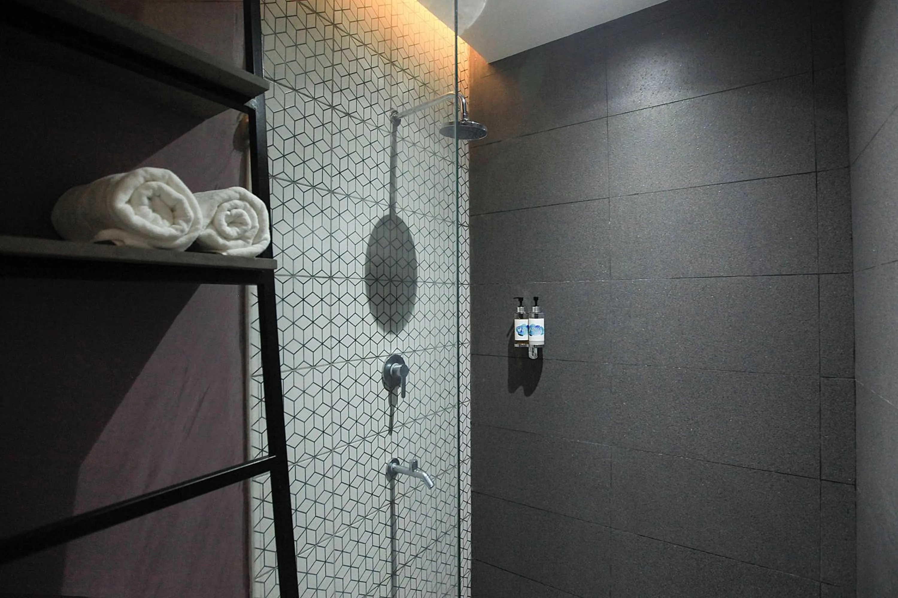 Shower in Zenvea Hotel