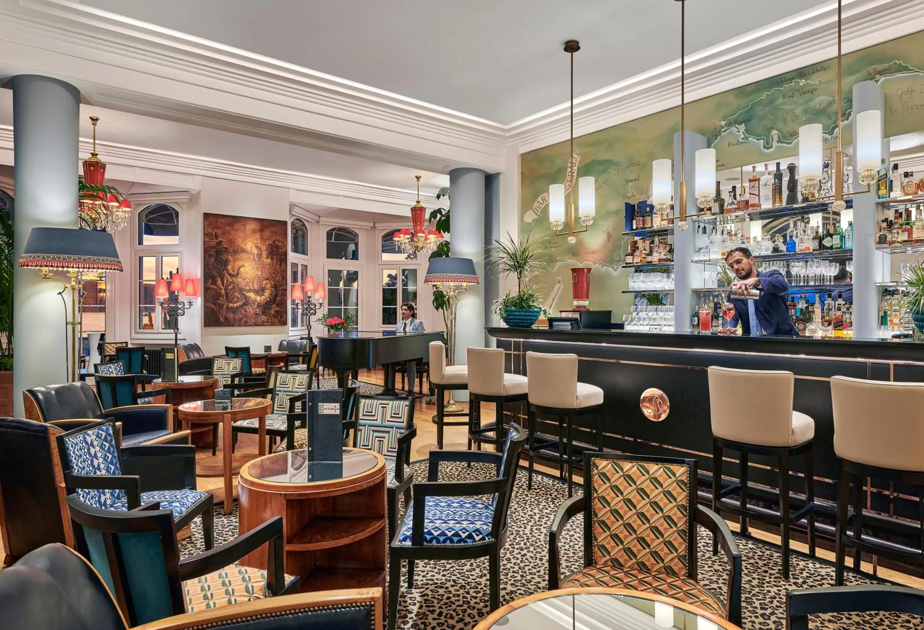 Lounge or bar in Hôtel Belles Rives