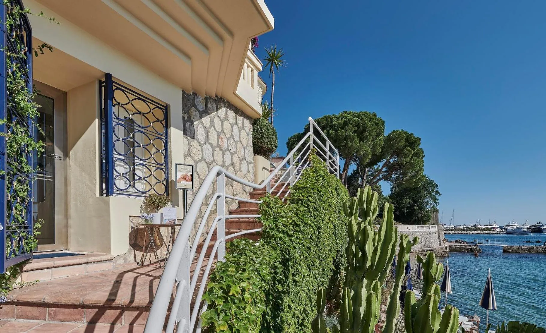 Spa and wellness centre/facilities in Hôtel Belles Rives