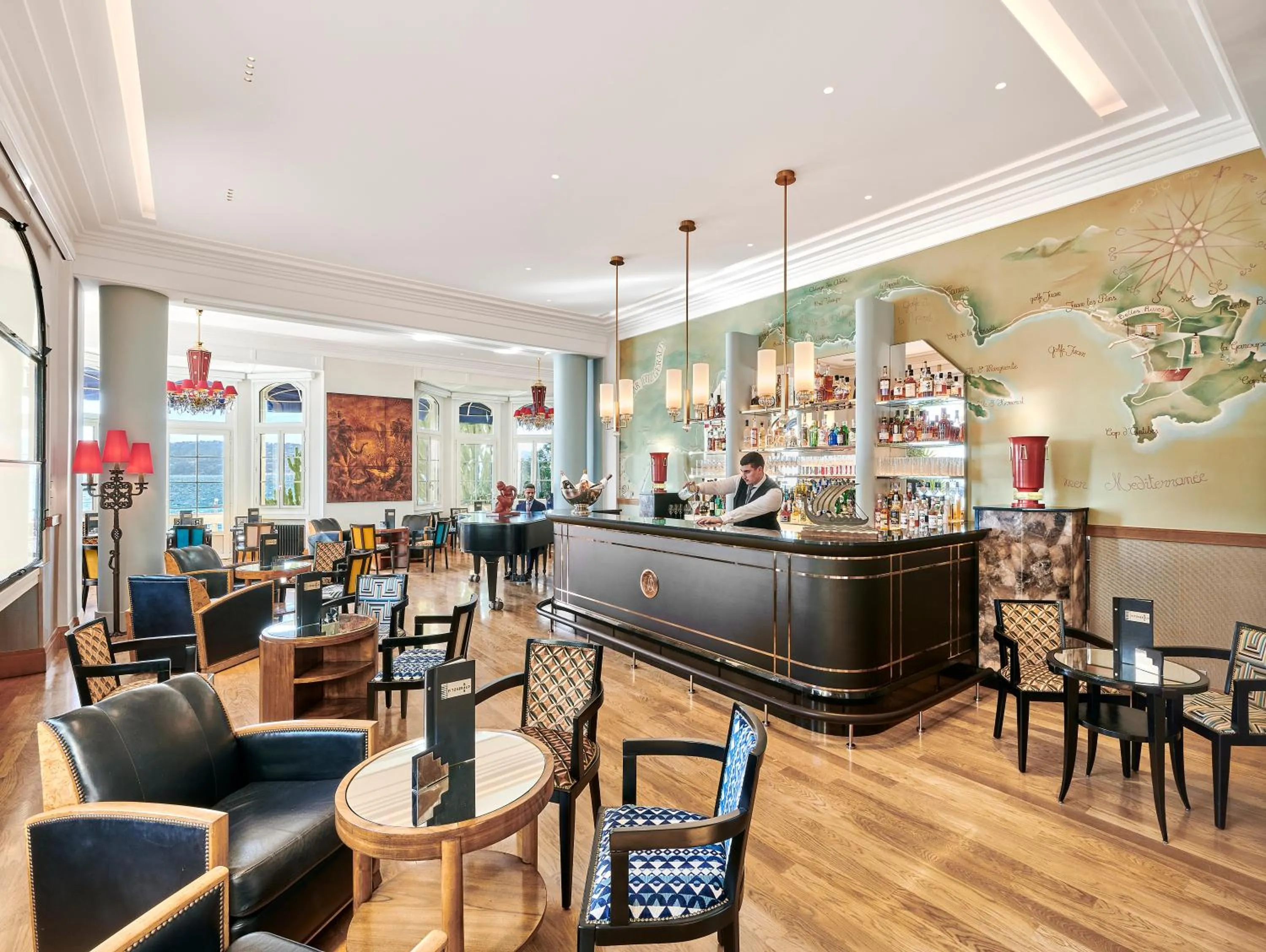 Lounge or bar in Hôtel Belles Rives