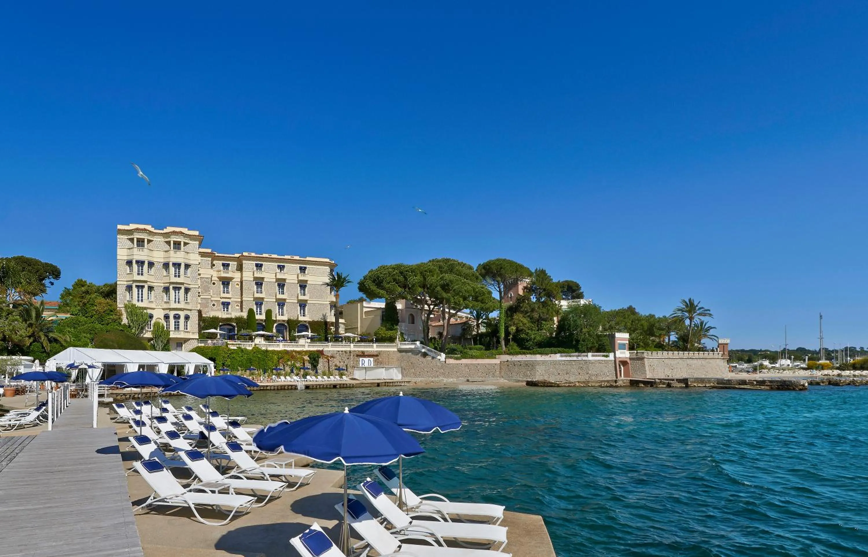 Balcony/Terrace in Hôtel Belles Rives