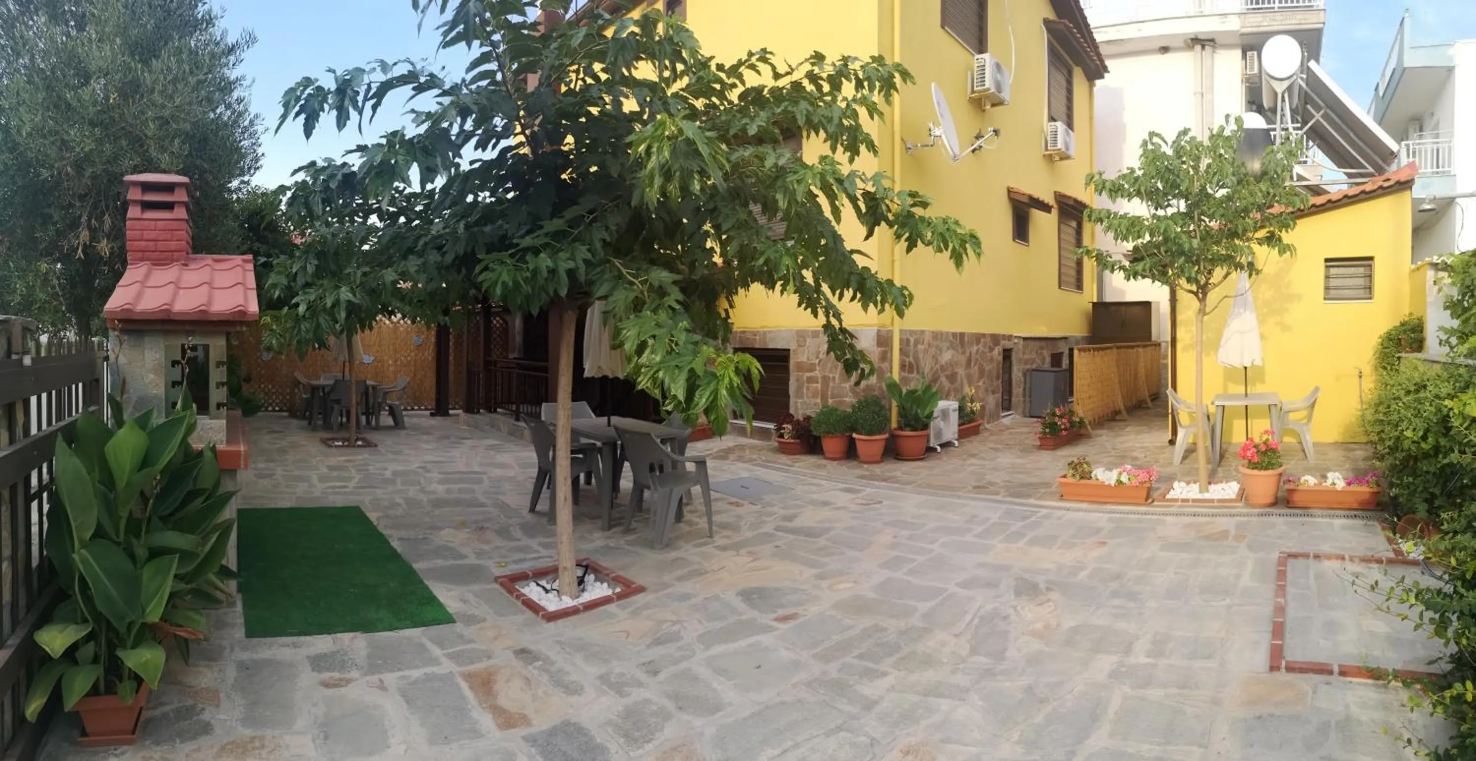 Garden in Amaranti Luxury Apartments