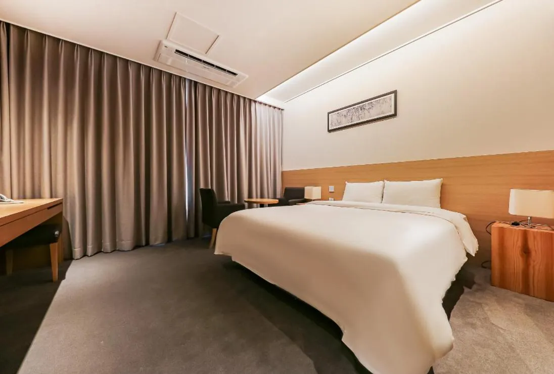 Property building, Bed in Sejong City Osong Hotel