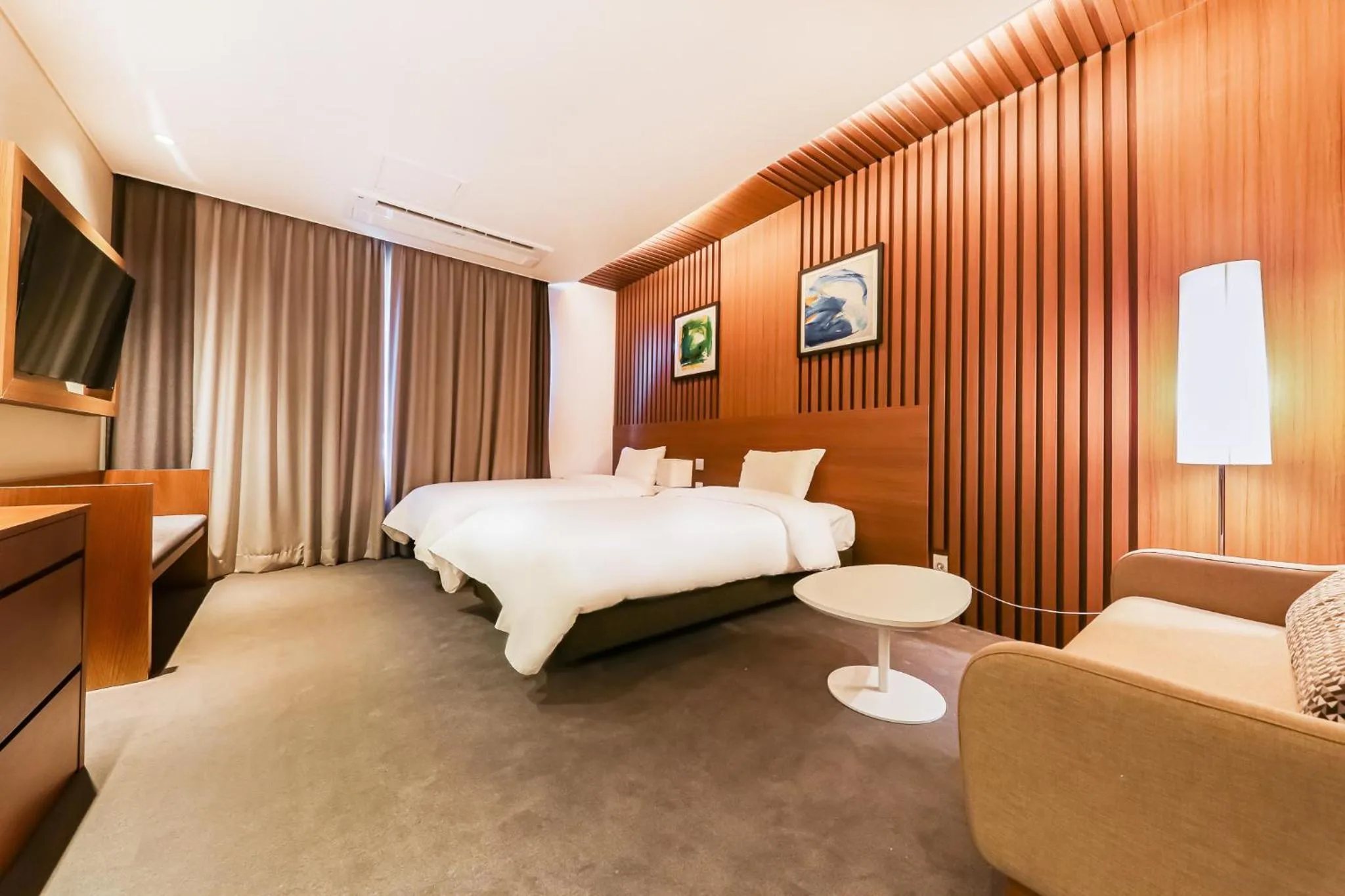 Property building, Bed in Sejong City Osong Hotel