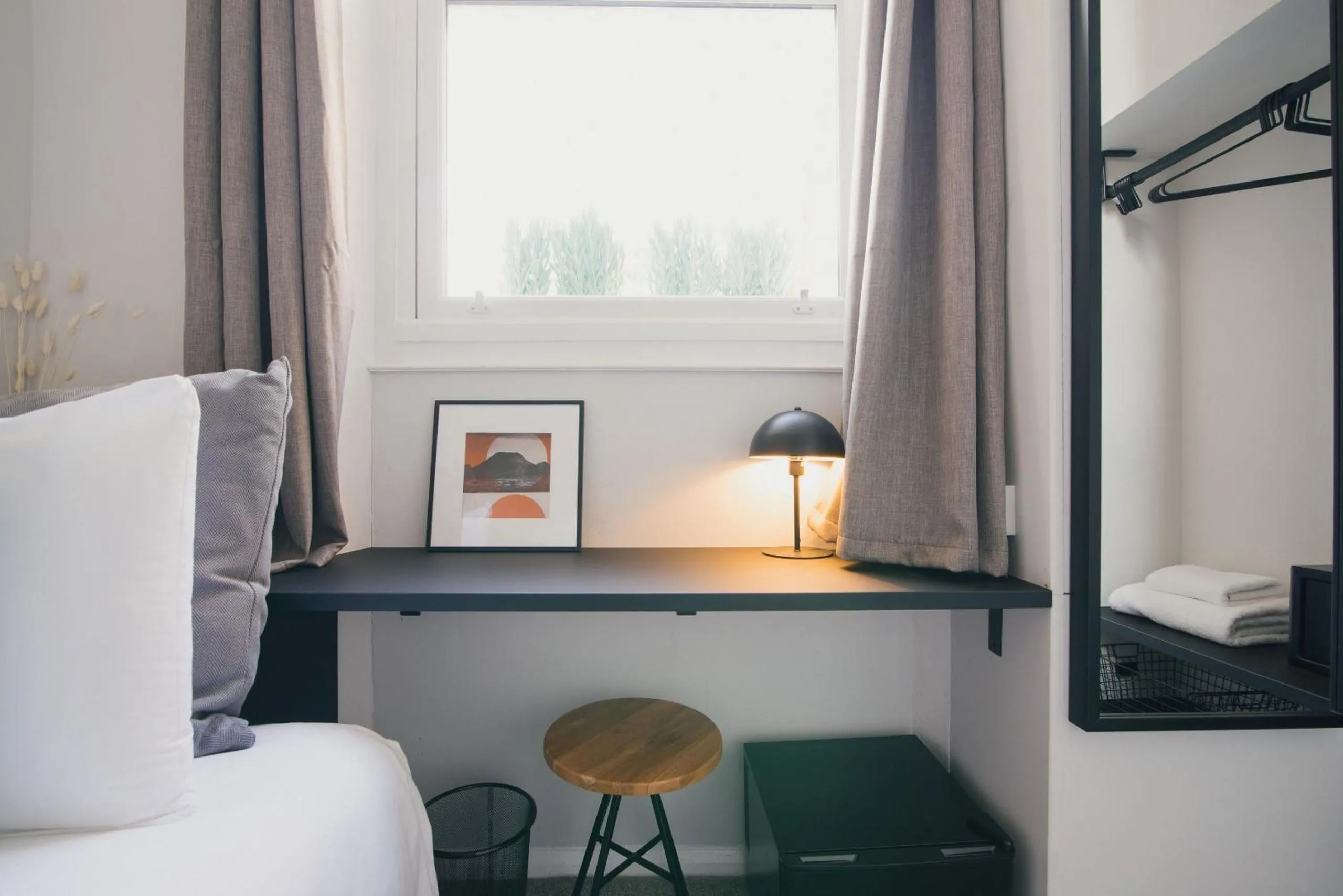 Seating area, Bed in D8 - Shoreditch