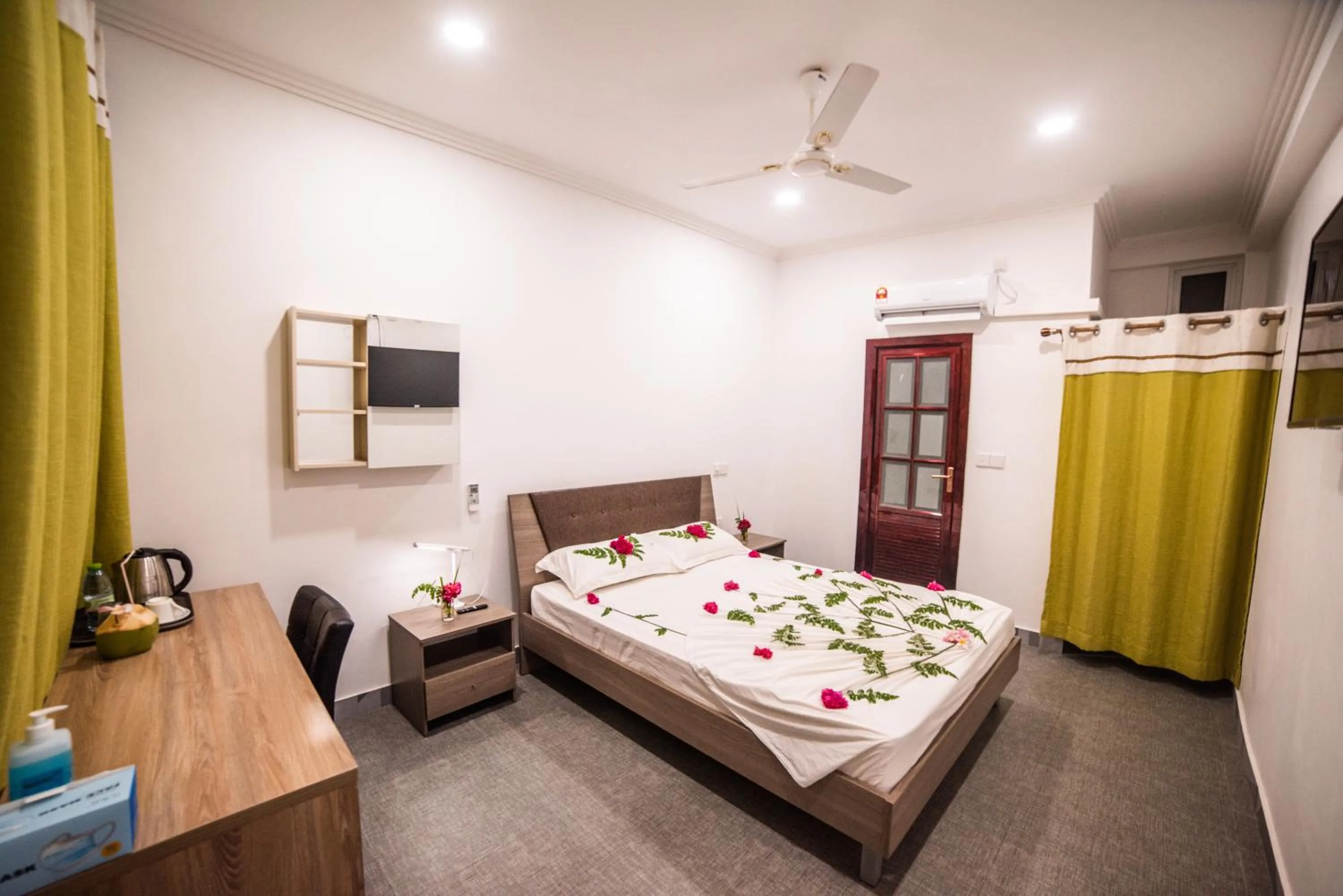Photo of the whole room, Bed in Dhangethi INN