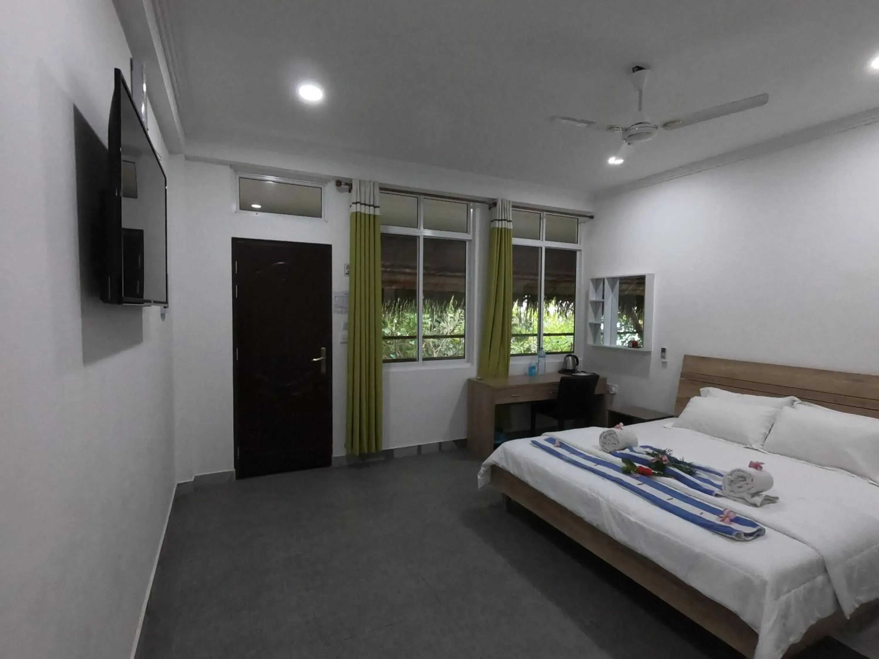 Family Room with Shower in Dhangethi INN Family Room with Shower in Dhangethi INN