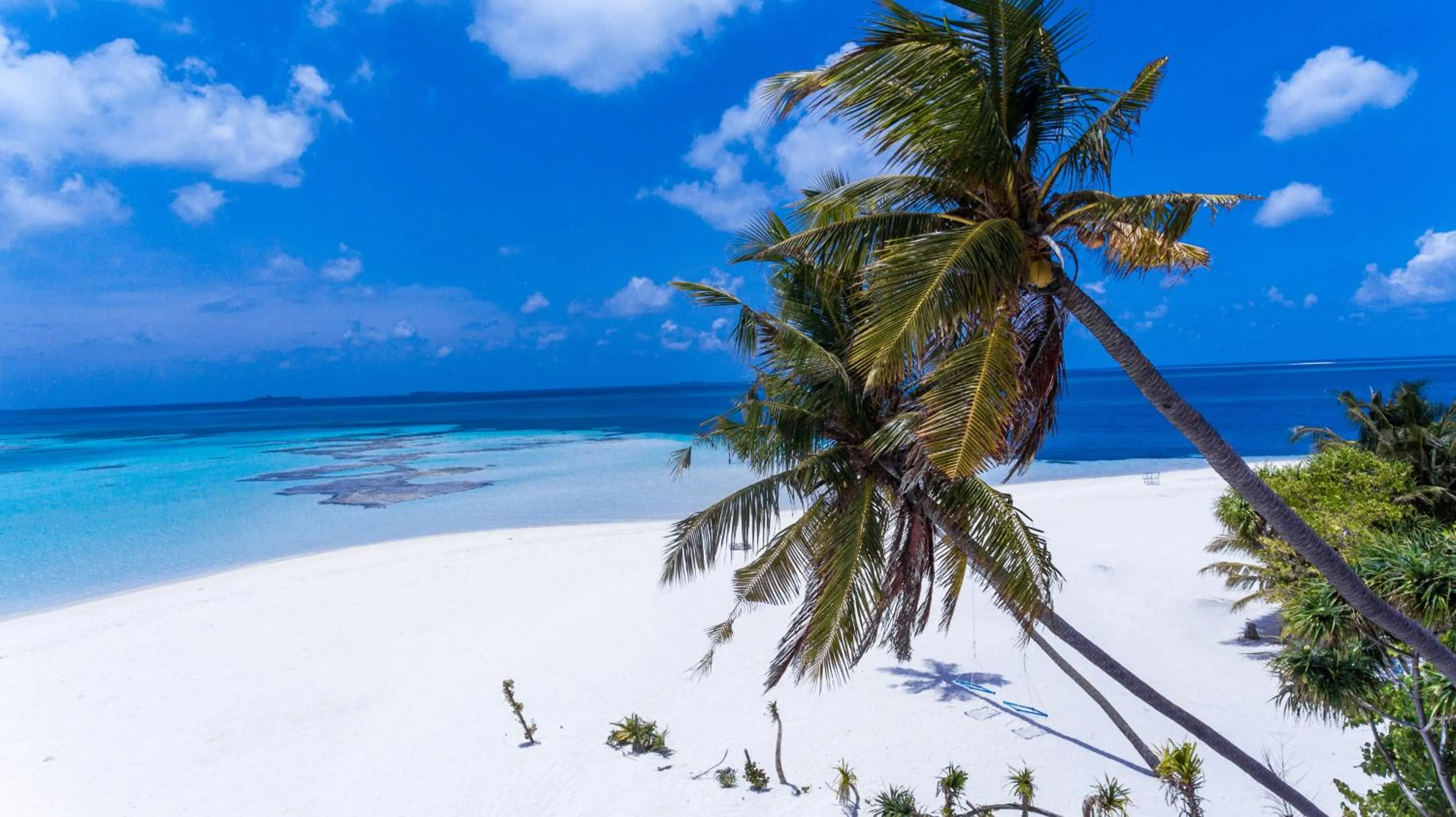 Beach in Dhangethi INN