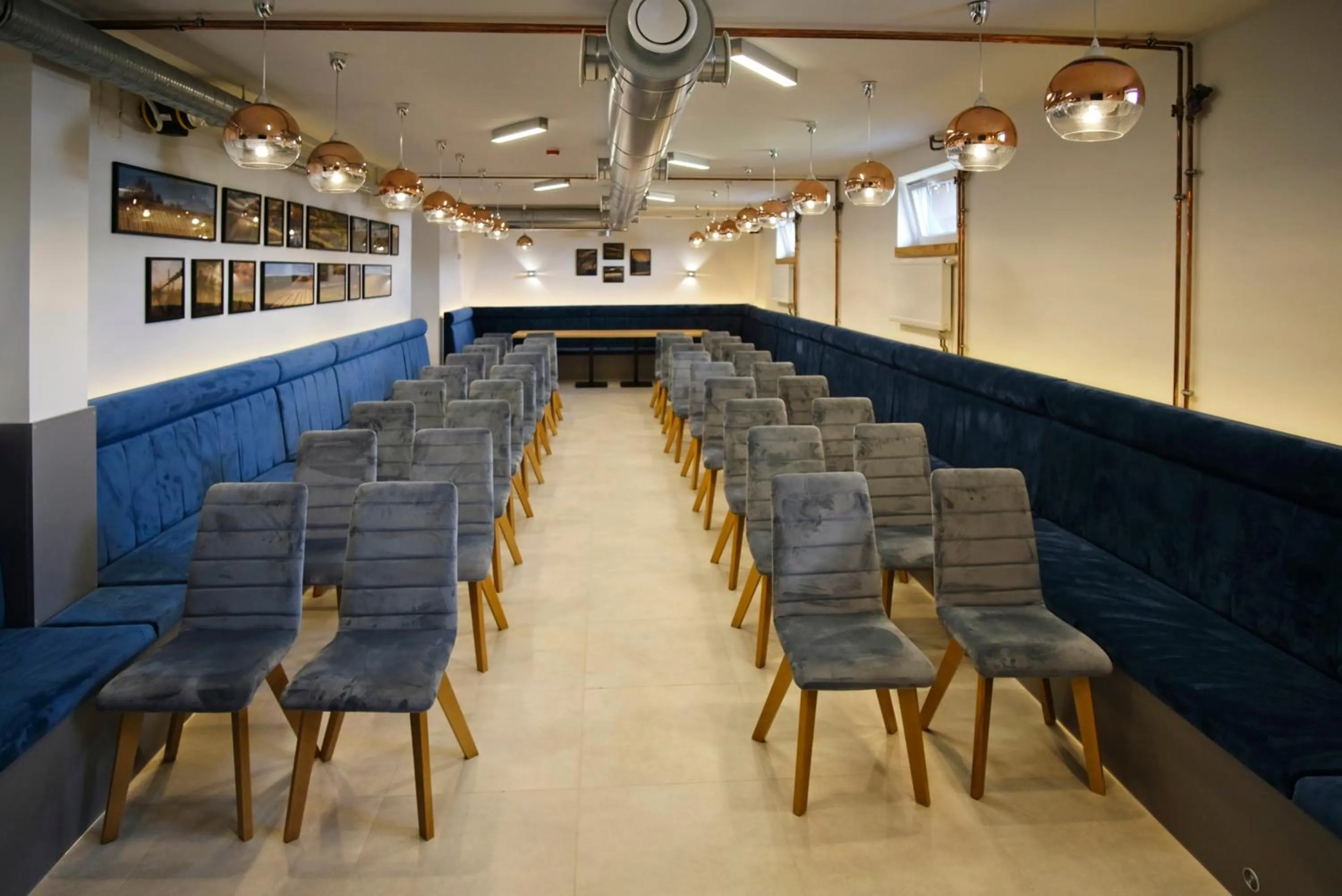 Meeting/conference room in S7 Hotel