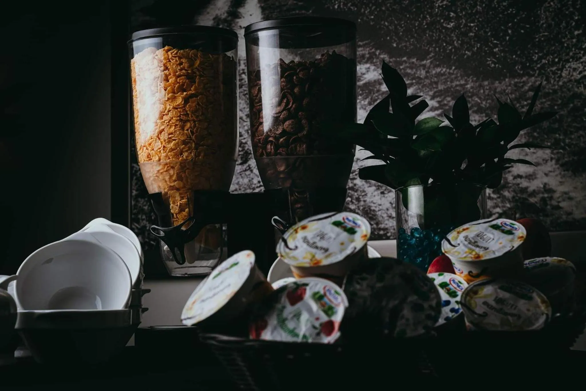 Restaurant/places to eat in S7 Hotel