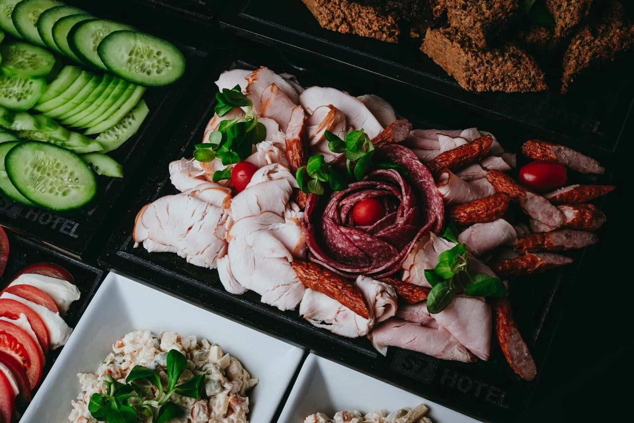 Restaurant/places to eat in S7 Hotel