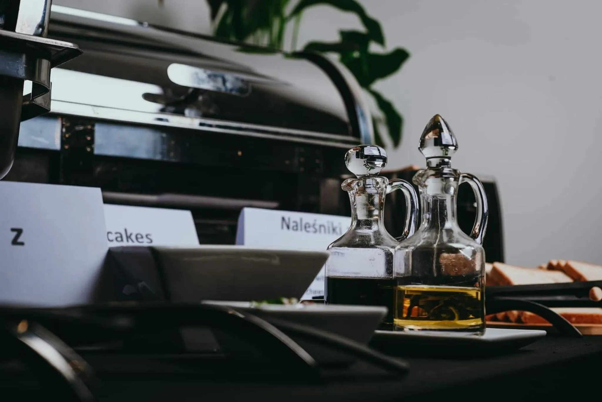 Restaurant/places to eat in S7 Hotel