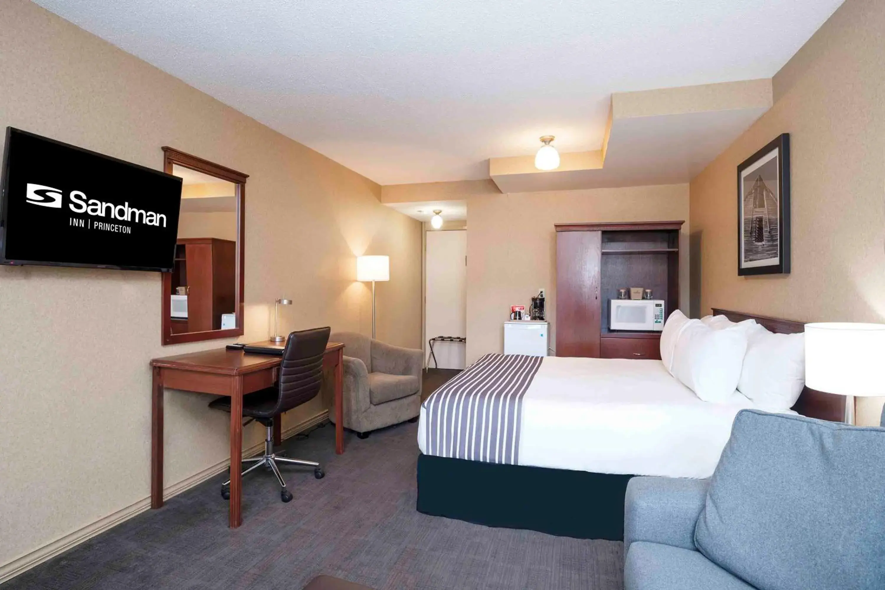 Photo of the whole room, Bed in Sandman Inn Princeton Photo of the whole room, Bed in Sandman Inn Princeton