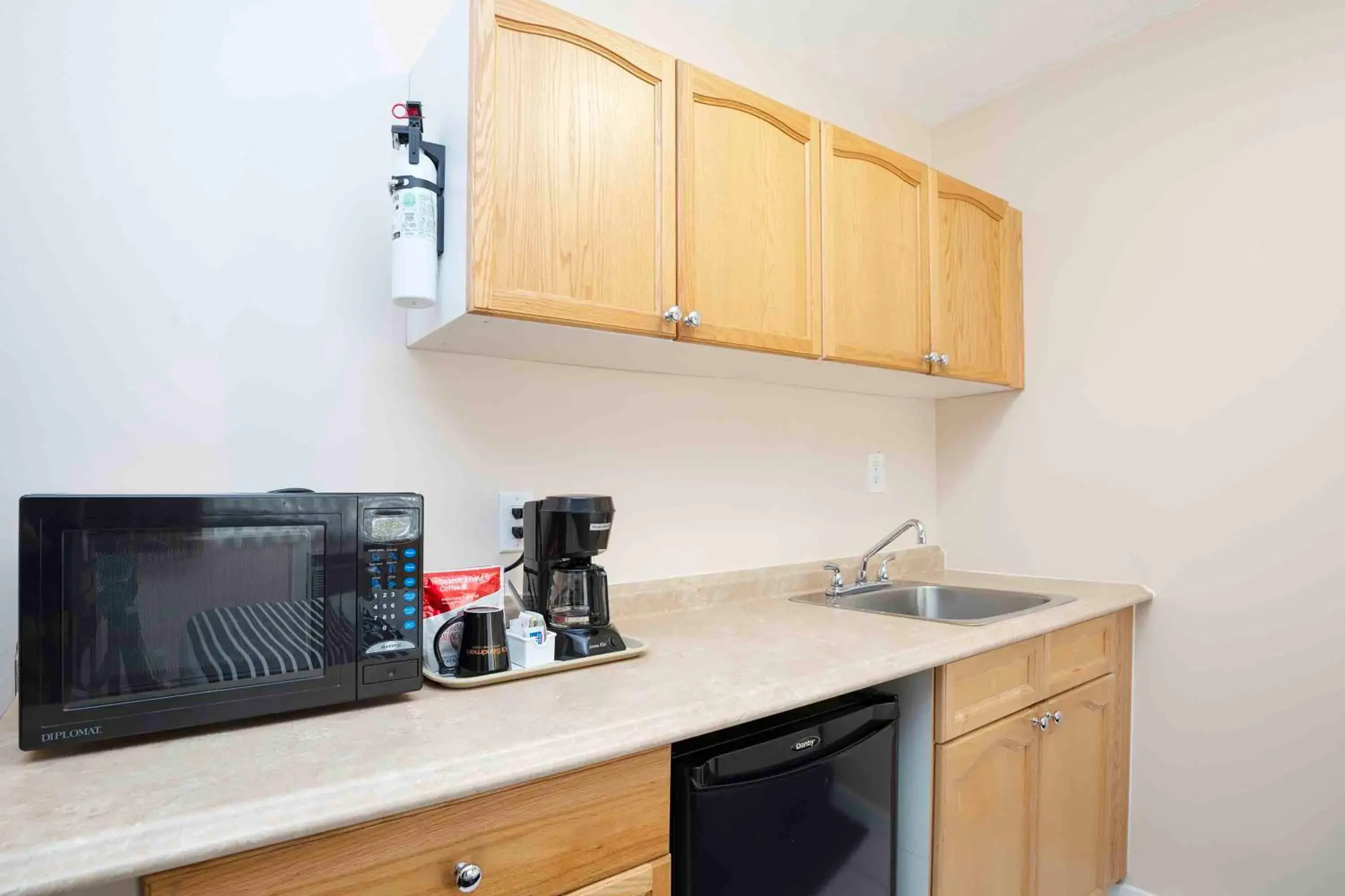 Kitchen or kitchenette in Sandman Inn Princeton Kitchen or kitchenette in Sandman Inn Princeton