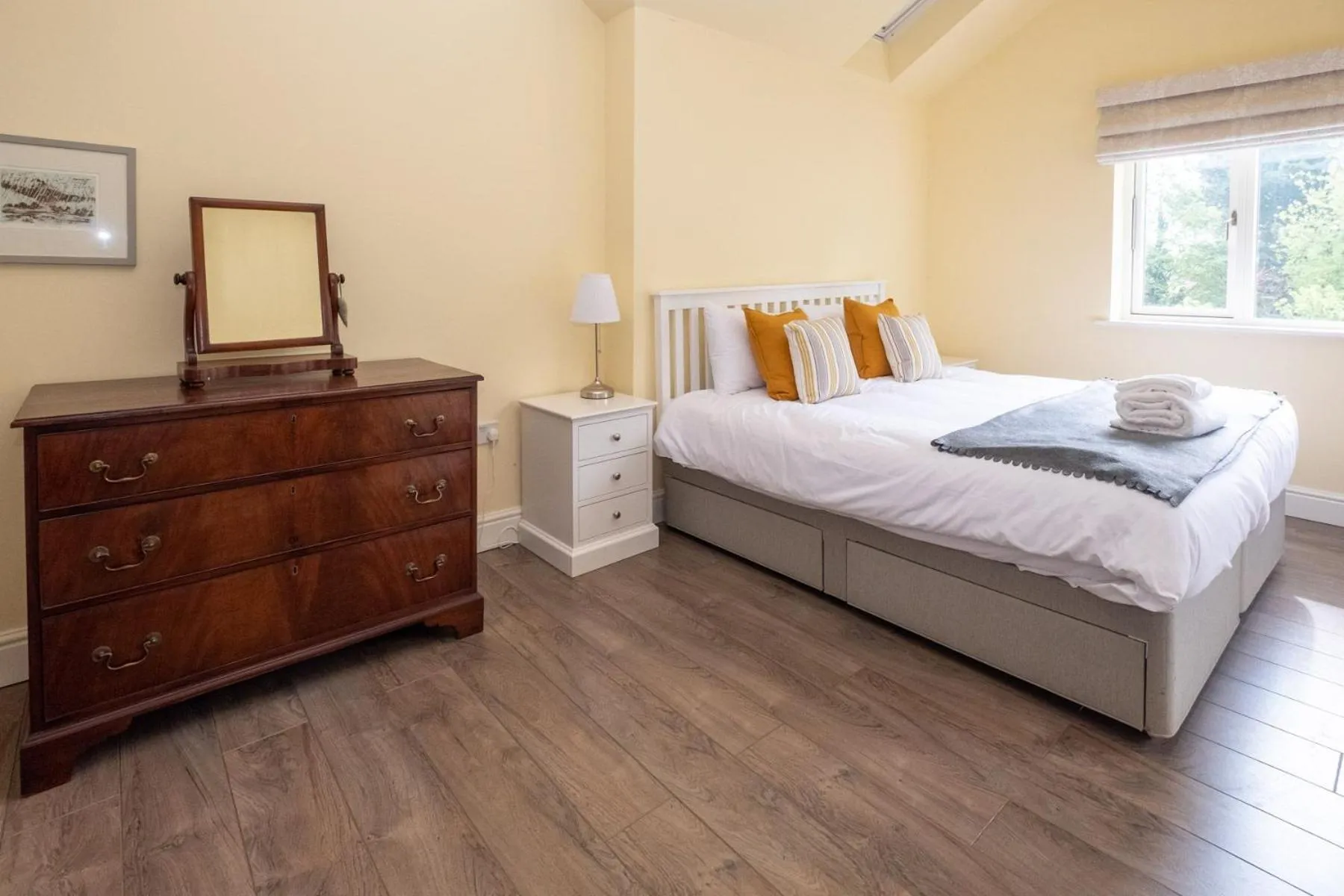 Property building, Bed in Willow House in Knodishall, Sleeps 7 - Only a short drive from Aldeburgh, Thorpeness & Snape Maltings - Managed by Aldeburgh Coastal Cottages