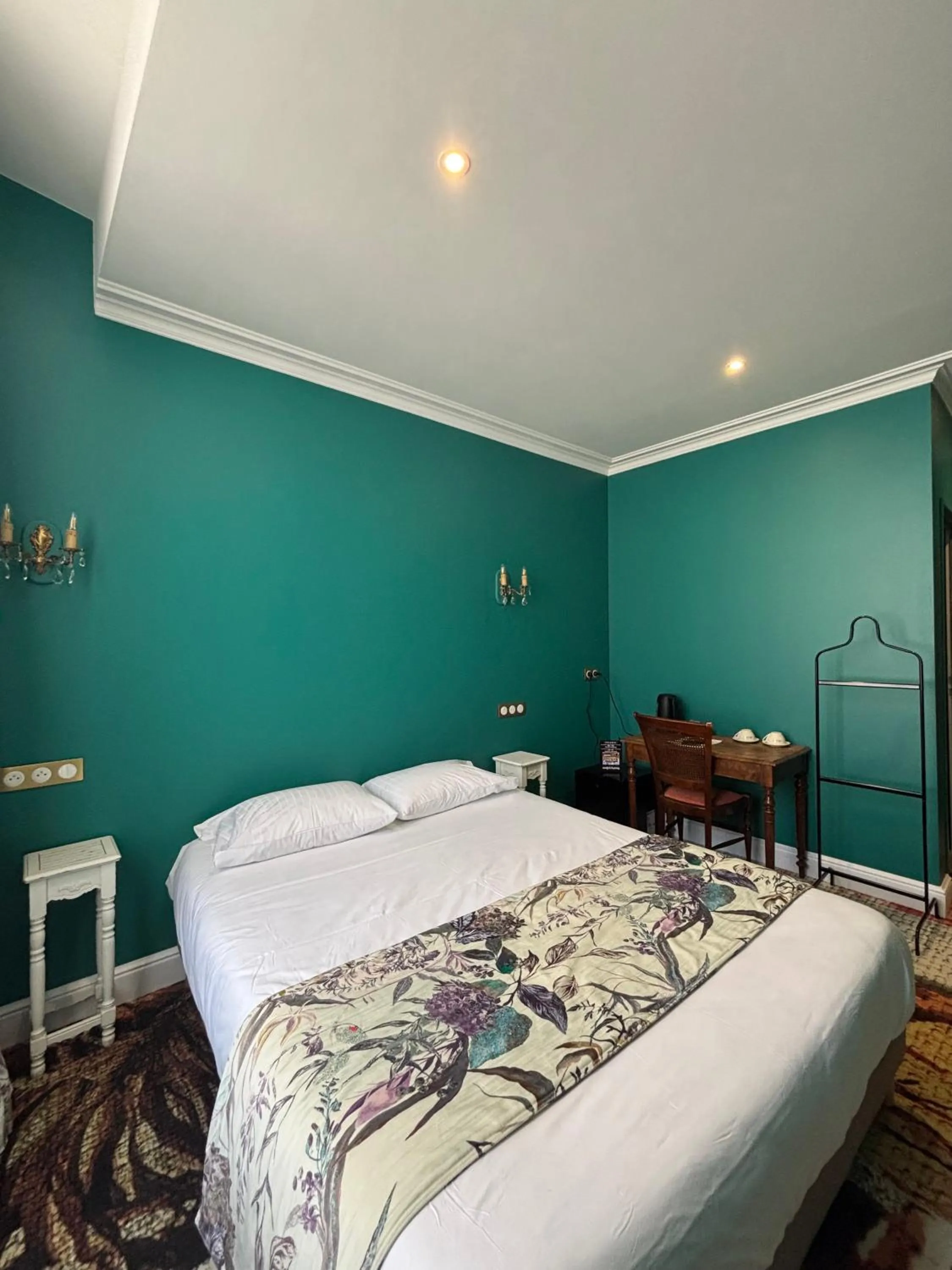 Bed in Hotel De La Poste