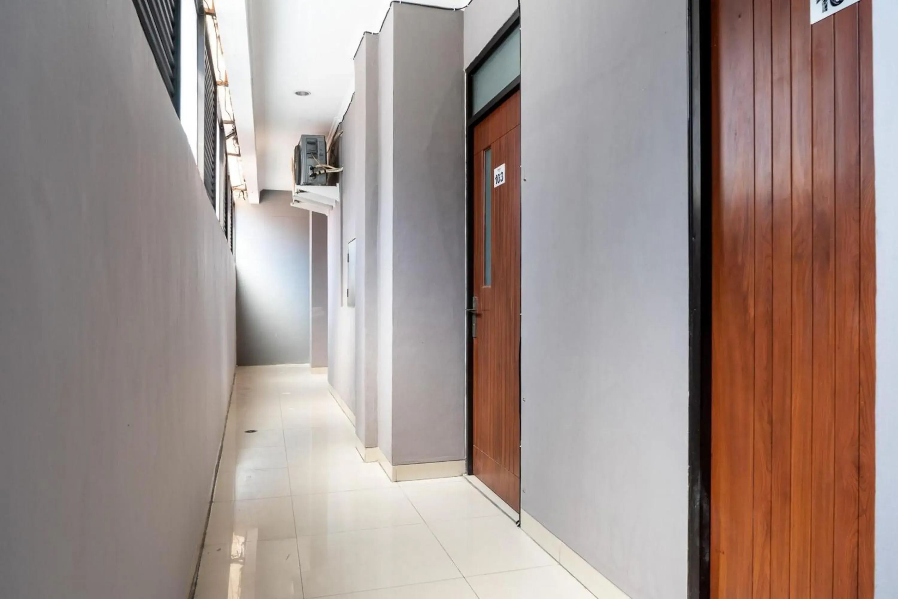 Property building in RedDoorz Plus @ Sawah Besar Property building in RedDoorz Plus @ Sawah Besar