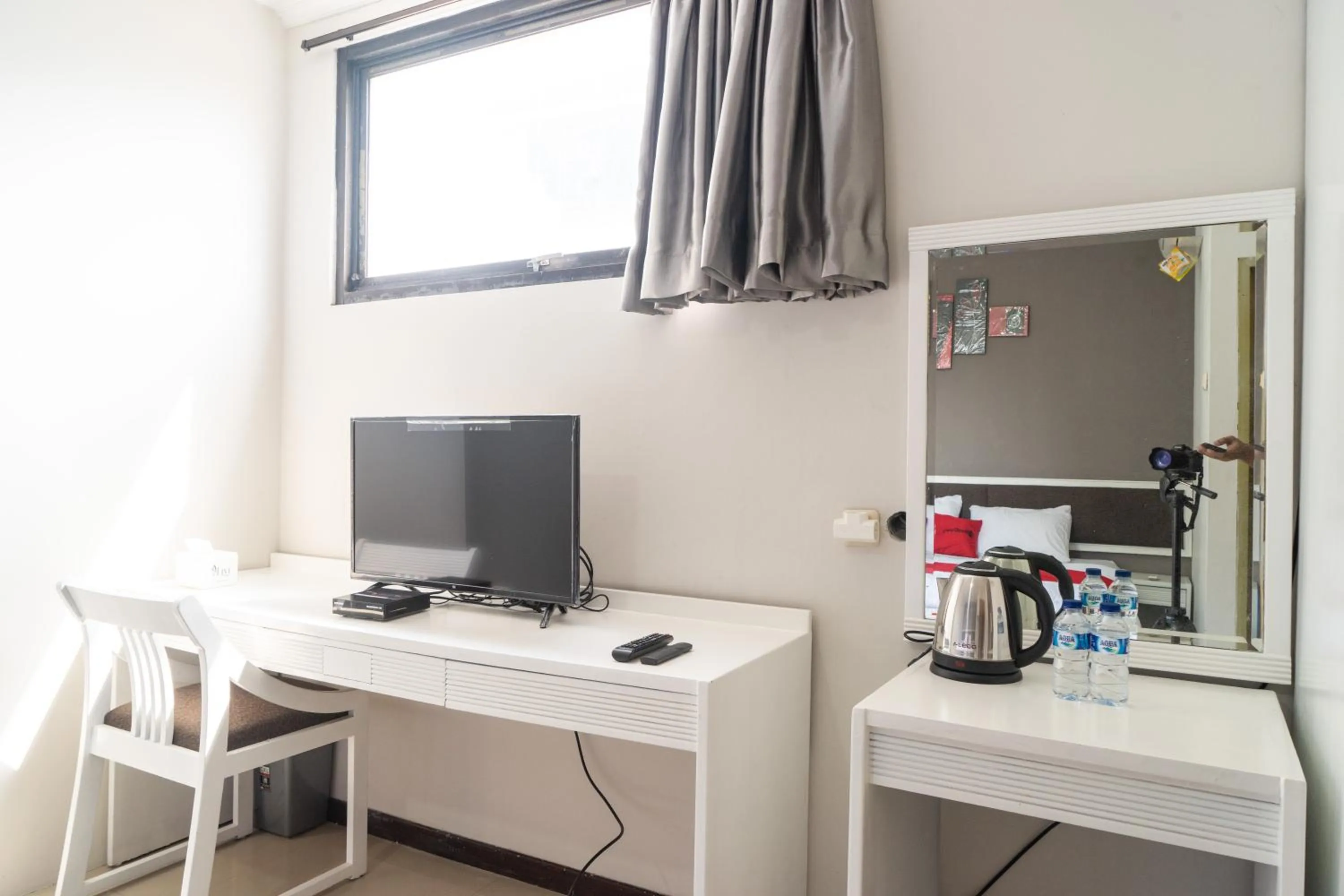 Bedroom in RedDoorz Plus @ Sawah Besar